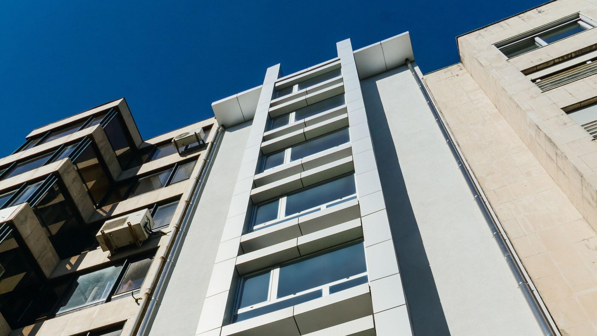 Vista Exterior Room Select Porto Suites