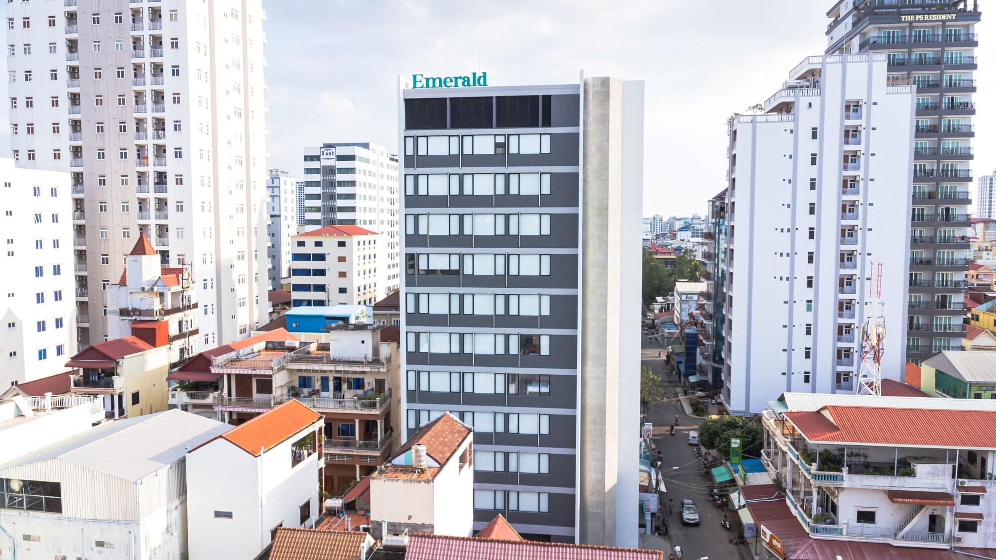 Varios Emerald Hotel Residence
