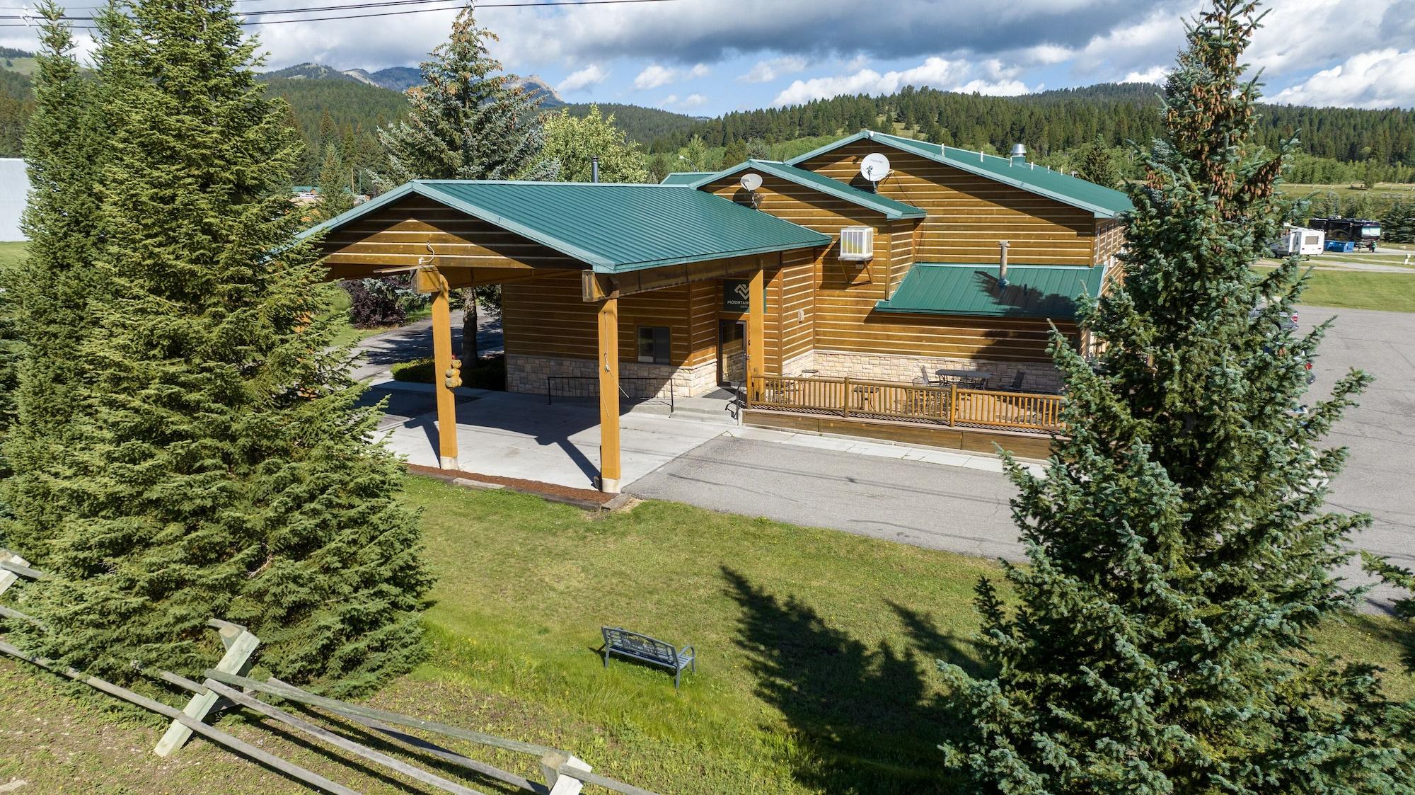 Varios Mountain Vista Hotel