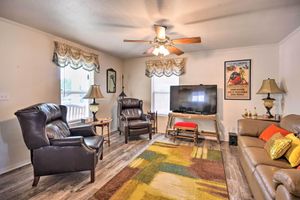 Alquiler Vacacional - Peaceful Portales Escape w/ Patio & Grill!