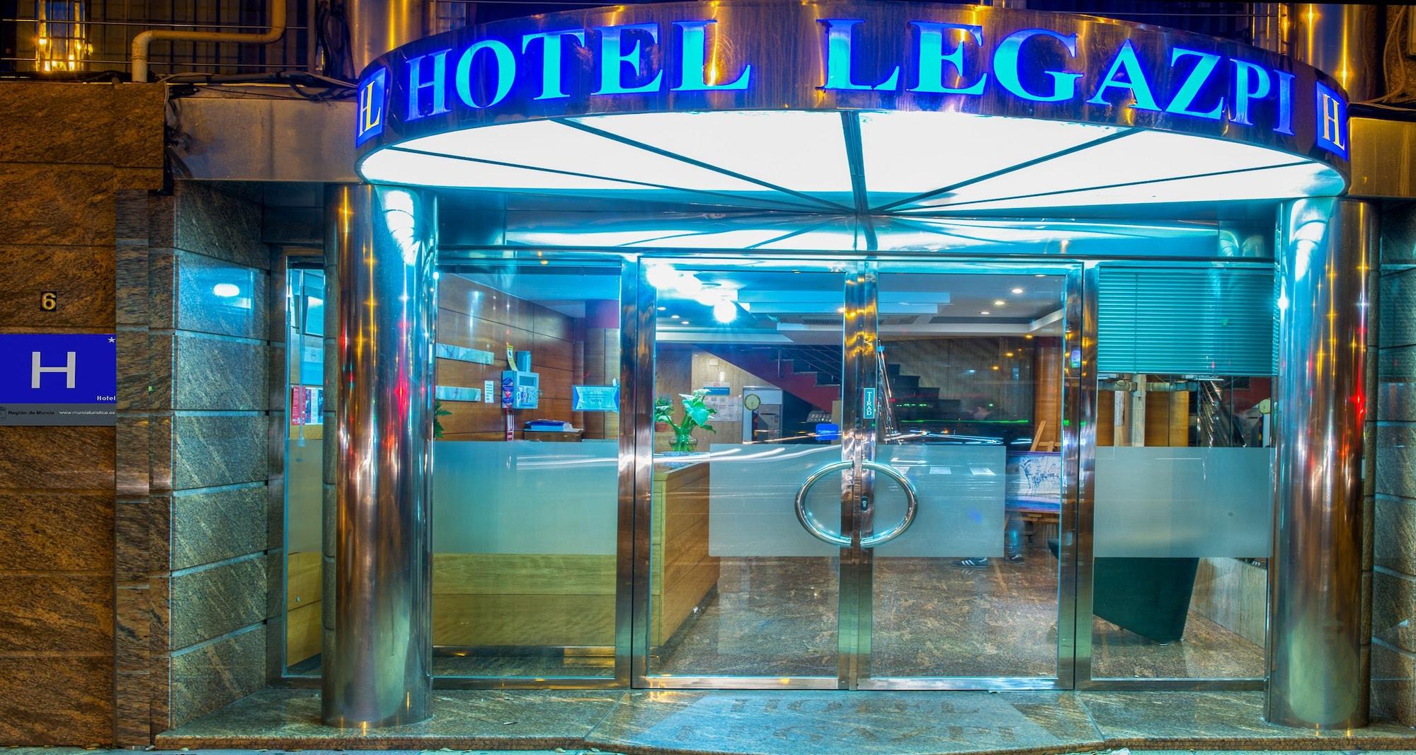 Vista Exterior Hotel Legazpi