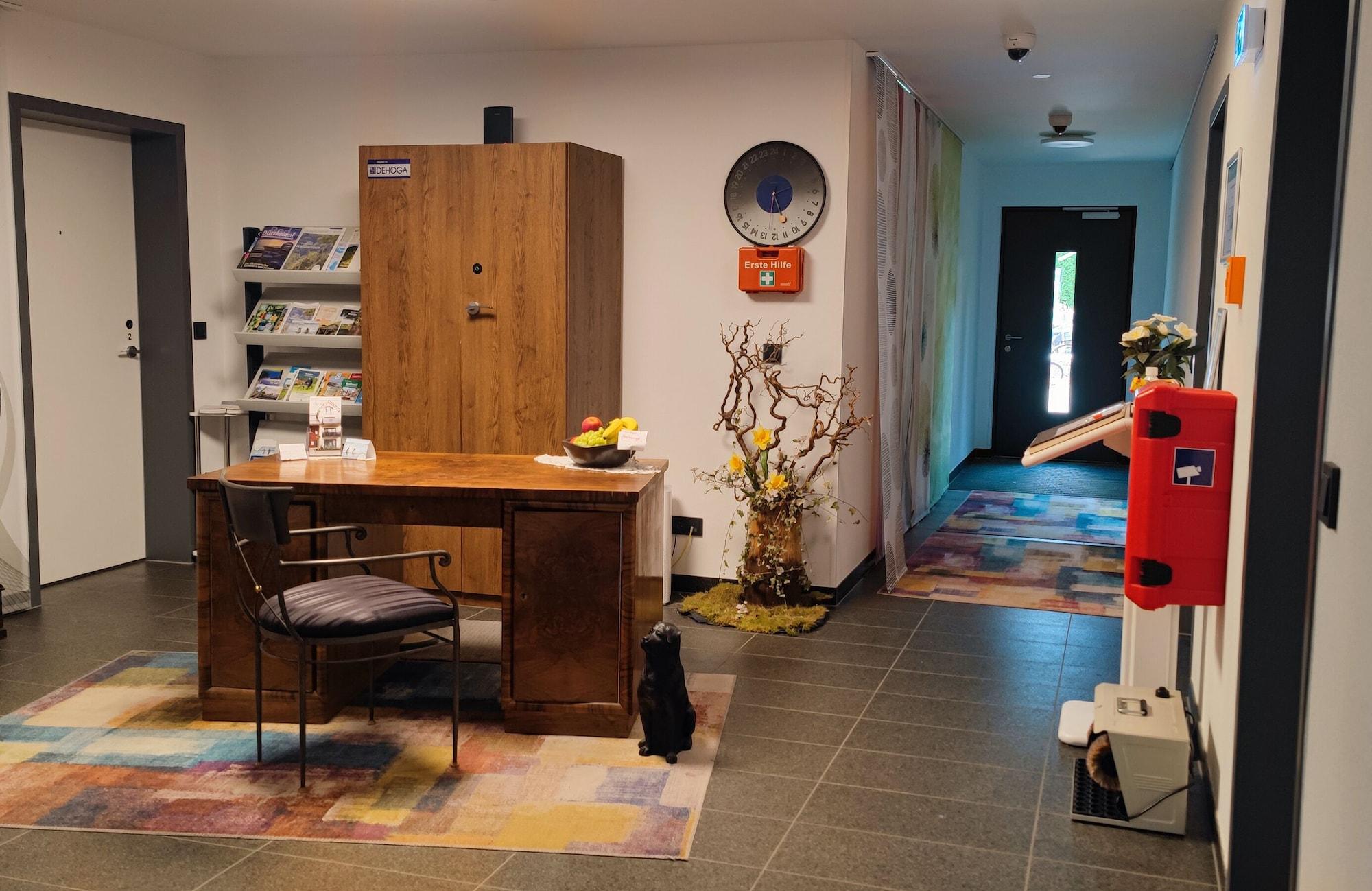 Vista Lobby Prim Loge