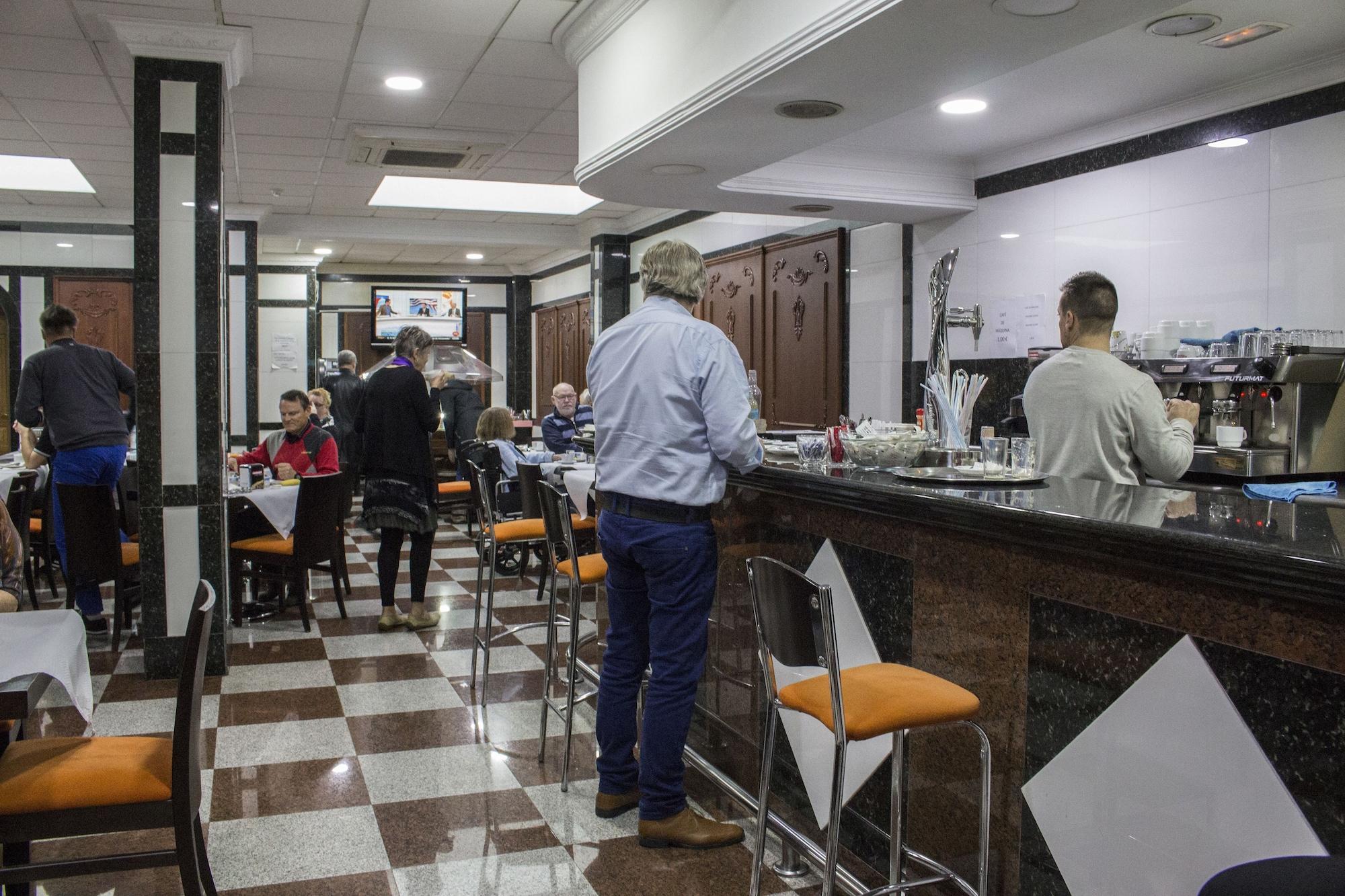 Bar/Salón Hotel Reyesol