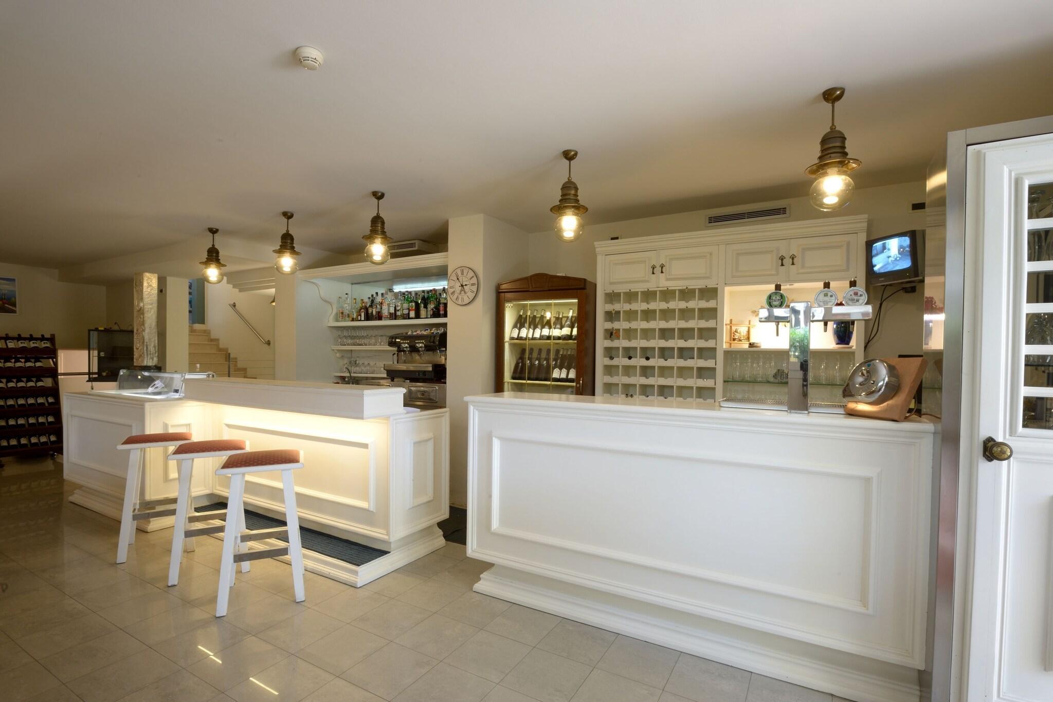 Bar/Salón Hotel Salus