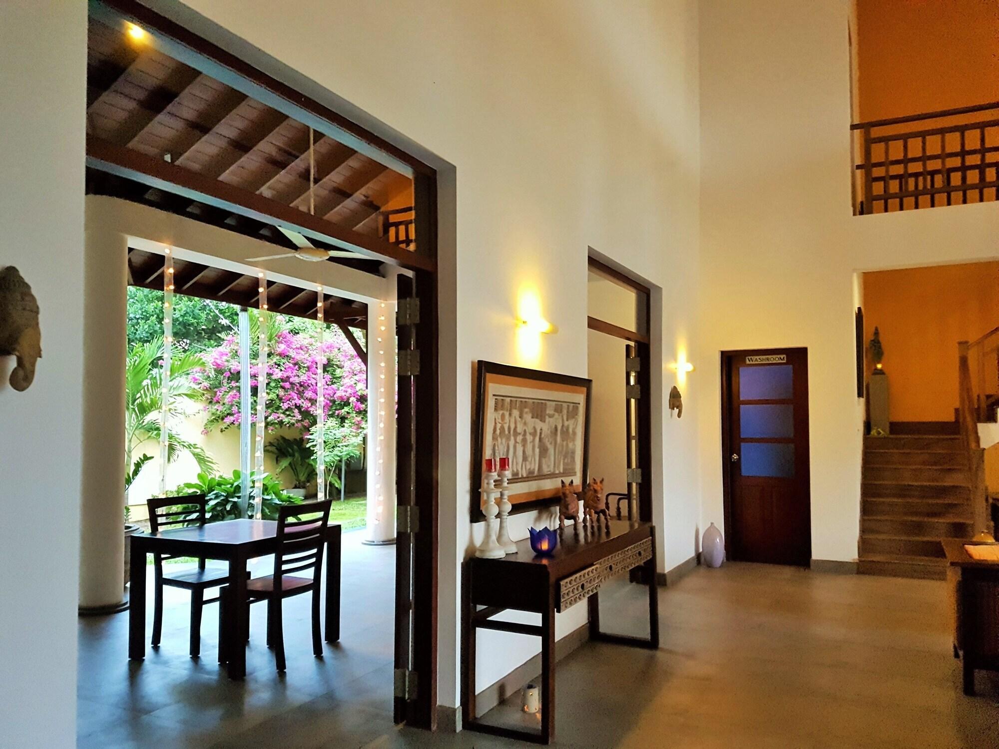 Vista Lobby Imagine Villa Hotel