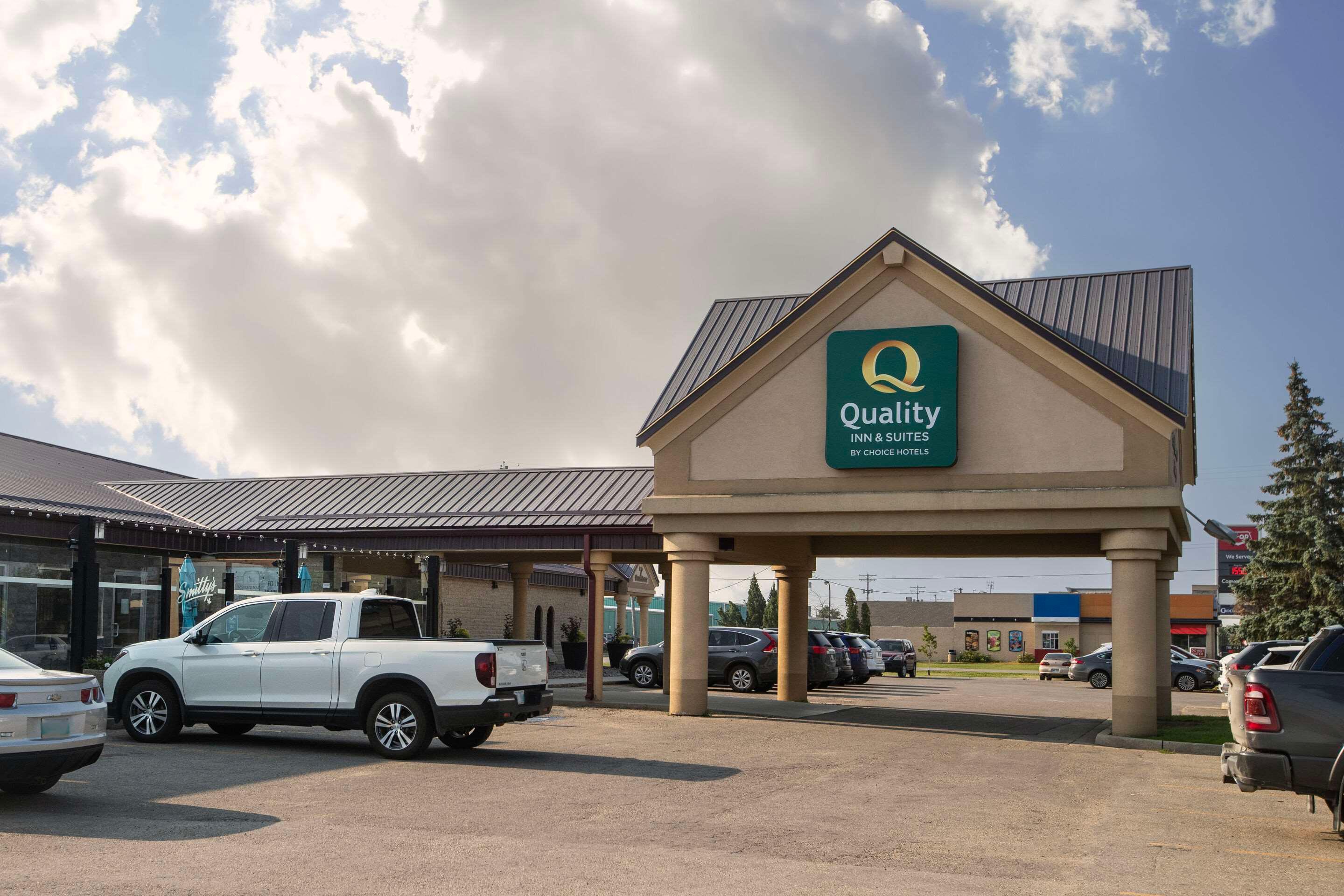 Vista Exterior Quality Inn & Suites