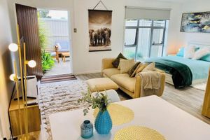 Renta temporal - Takapuna Guest House. 
Modern, private self contained.
Stroll to Beach & Shops