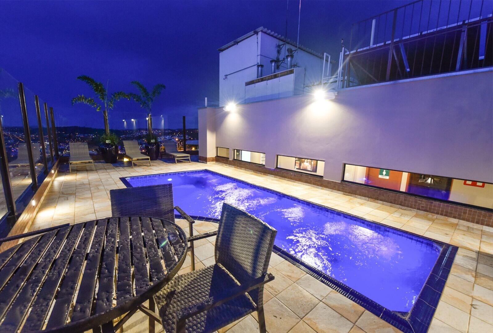 Vista Piscina Via Garden Varginha Hotel