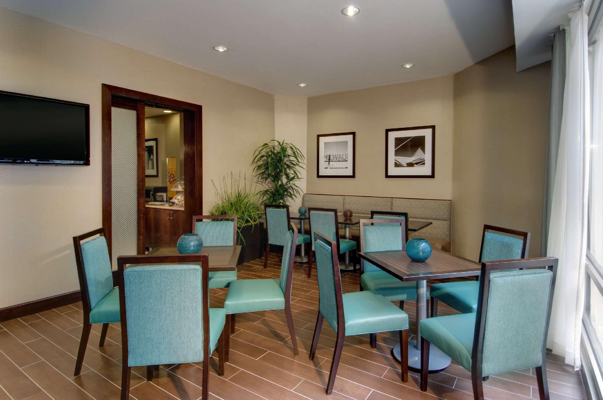 Restaurant Hampton Inn & Suites Milwaukee Downtown