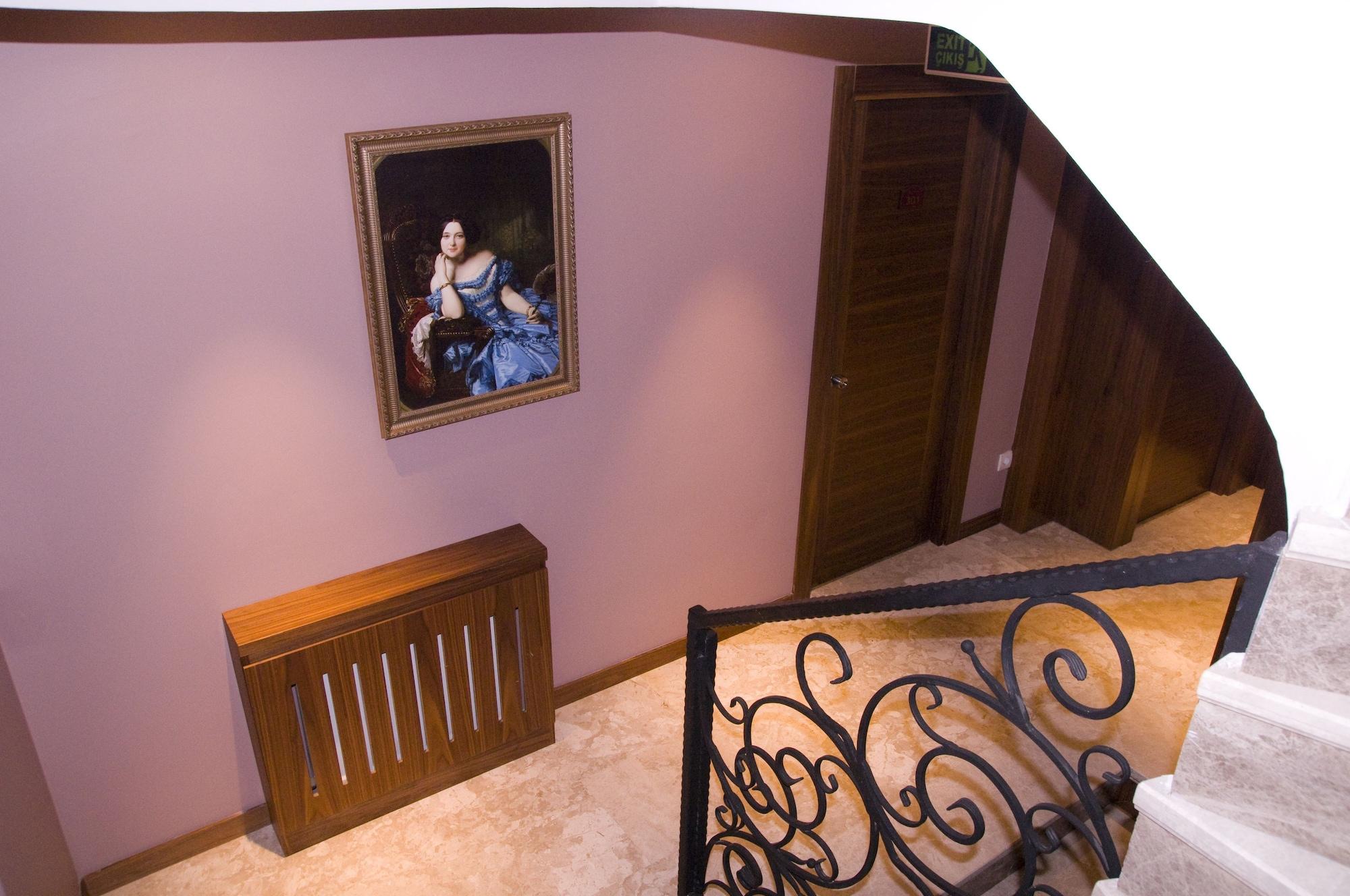 Varios Kerimbey Otel