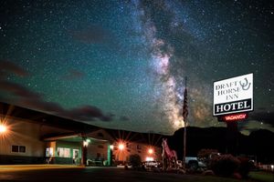 Alojamiento - Draft Horse Inn And Suites