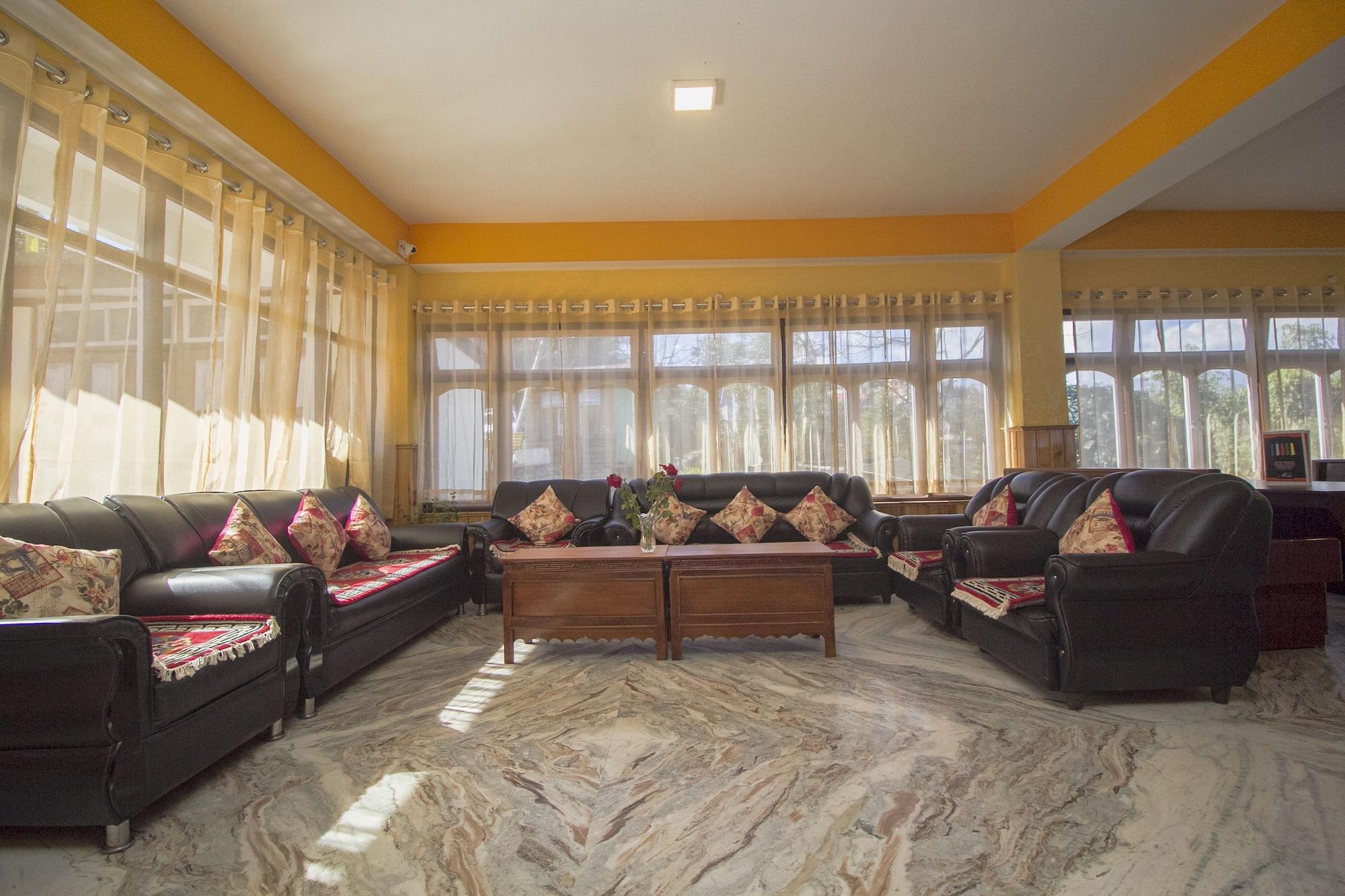 Vista Lobby OYO 25028 Ladakh Guest House