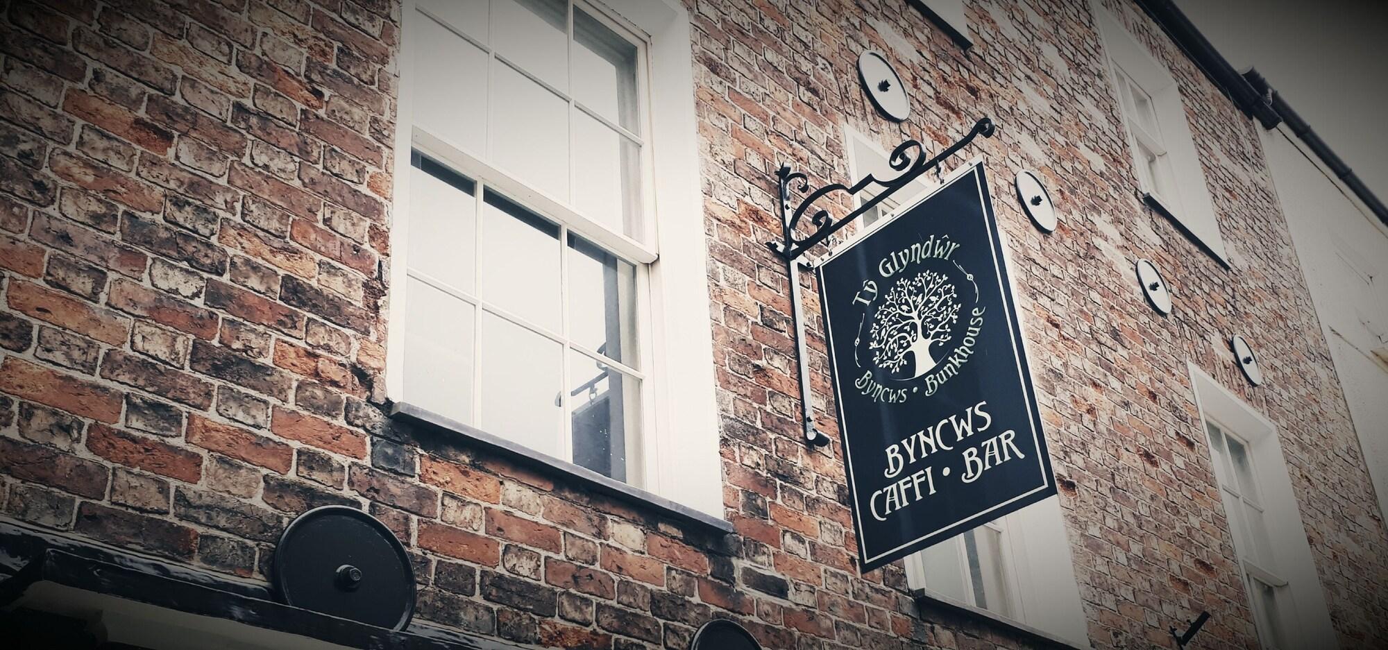 Vista Exterior Ty Glyndwr Bunkhouse Bar and Cafe - Hostel