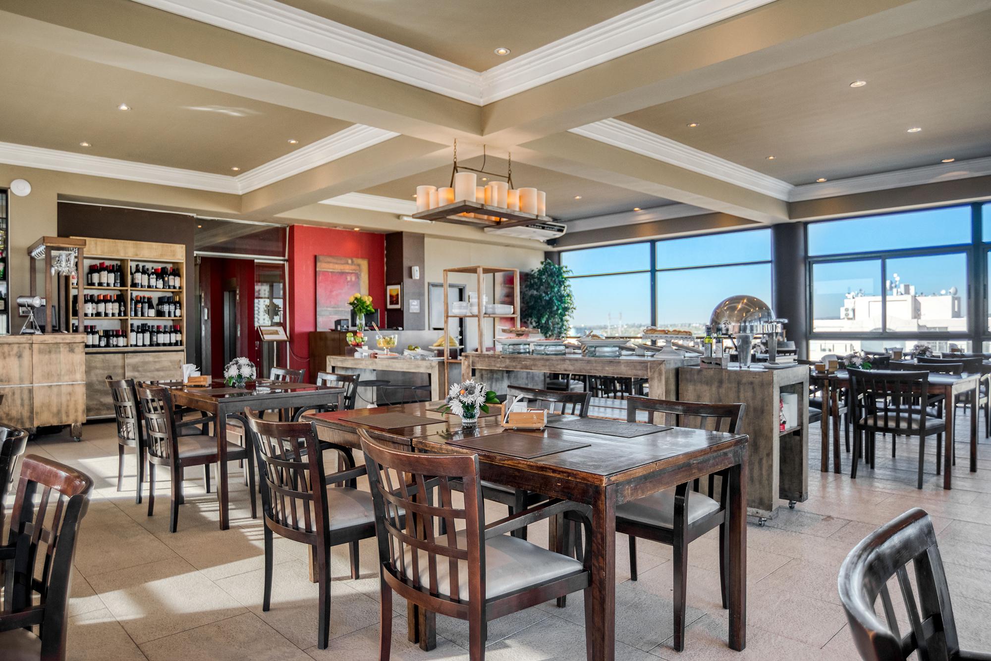 Restaurant Premium Tower Suites