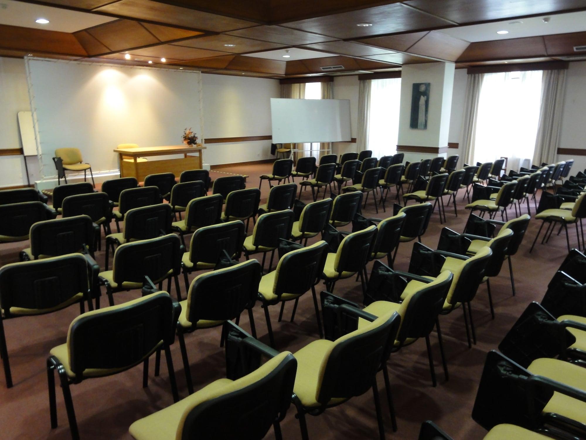 Sala de Reuniones Hotel Irmãs Dominicanas - Fátima by Flagworld Hotels