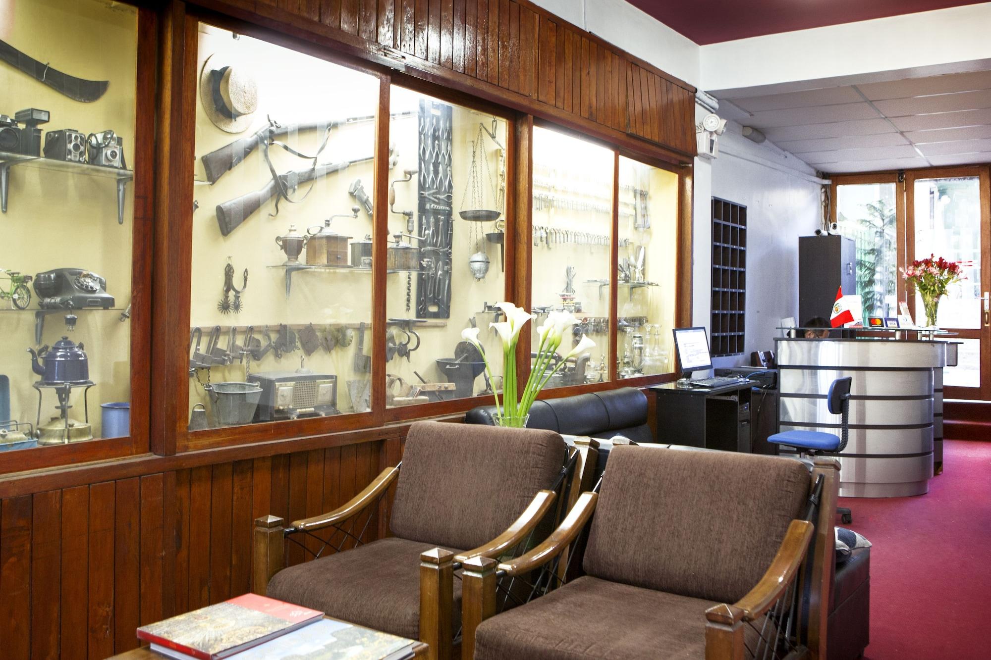 Vista Lobby Home Hoteles - Casa Arcopunco