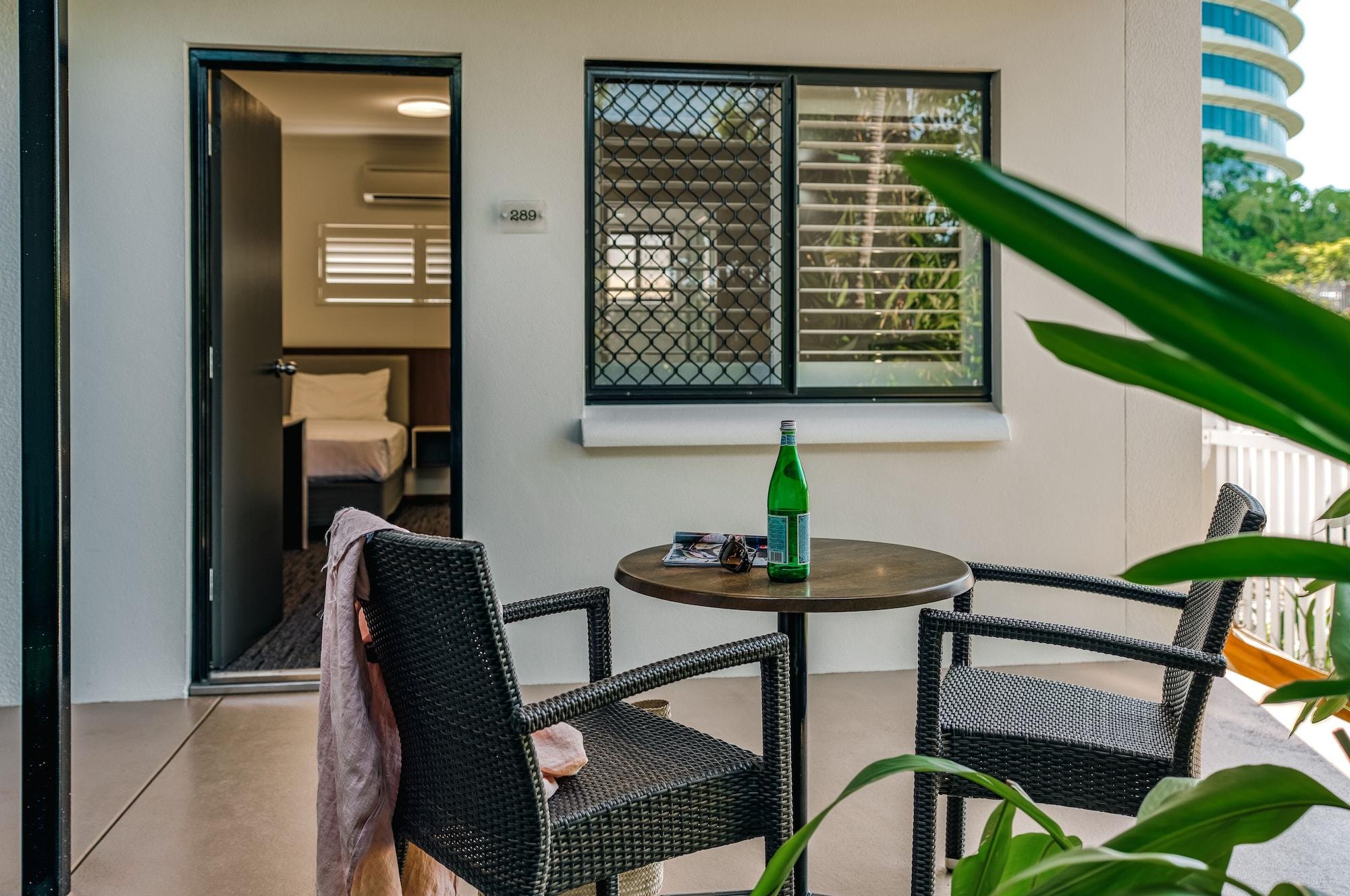 Vista Exterior Palms City Resort