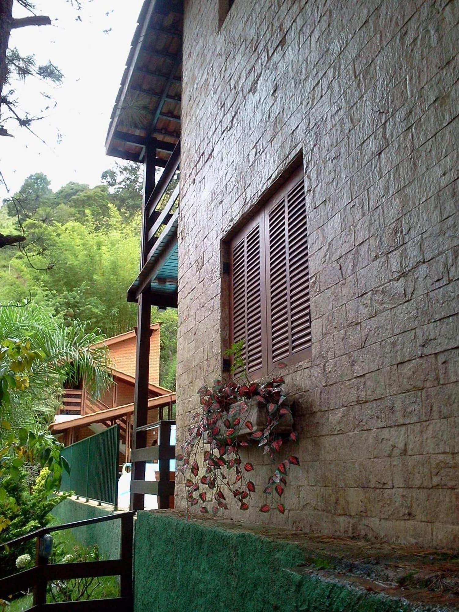 Vista Exterior Chalés Pousada Serra Negra