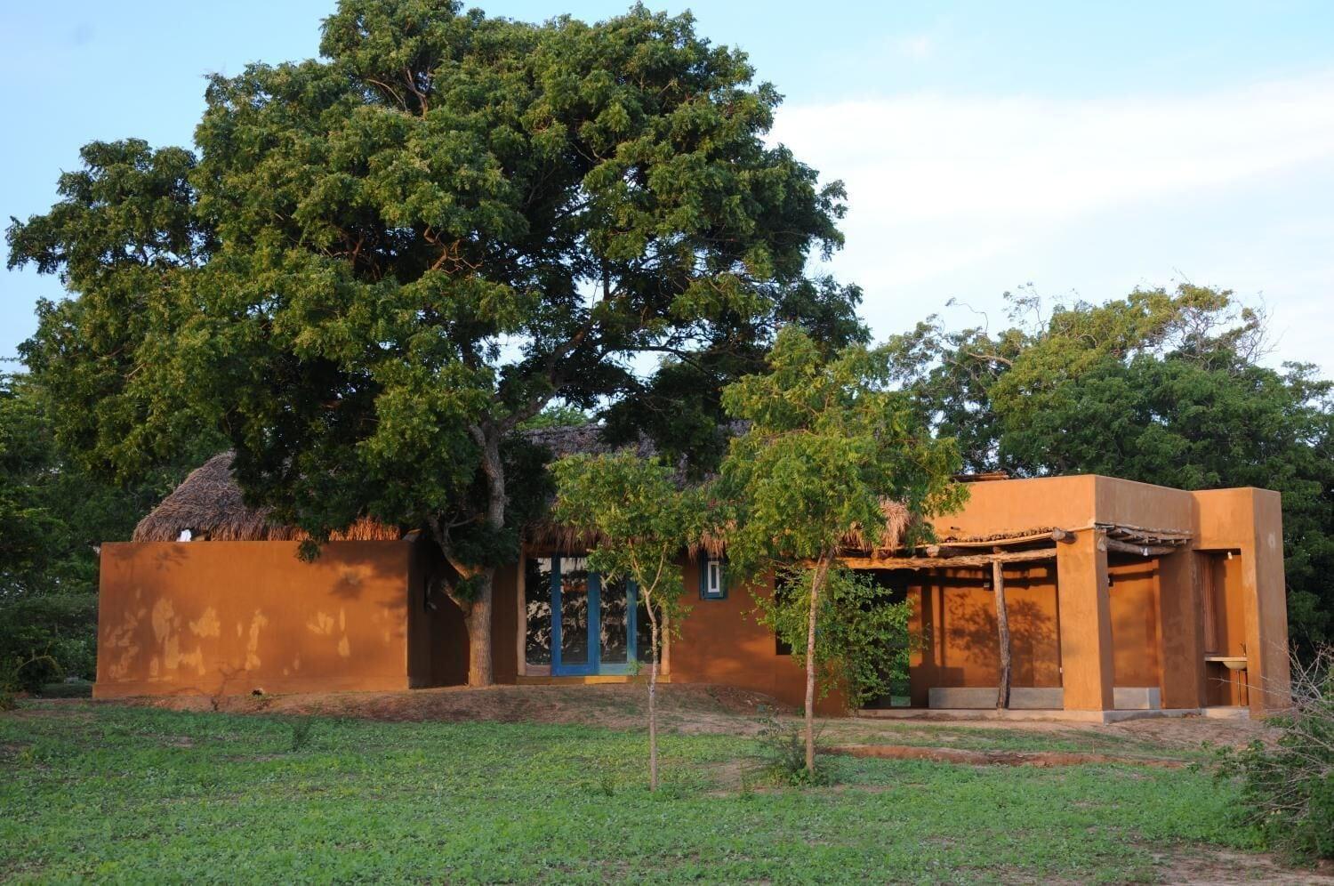 Vista Exterior Back of beyond -  Wellness Retreat