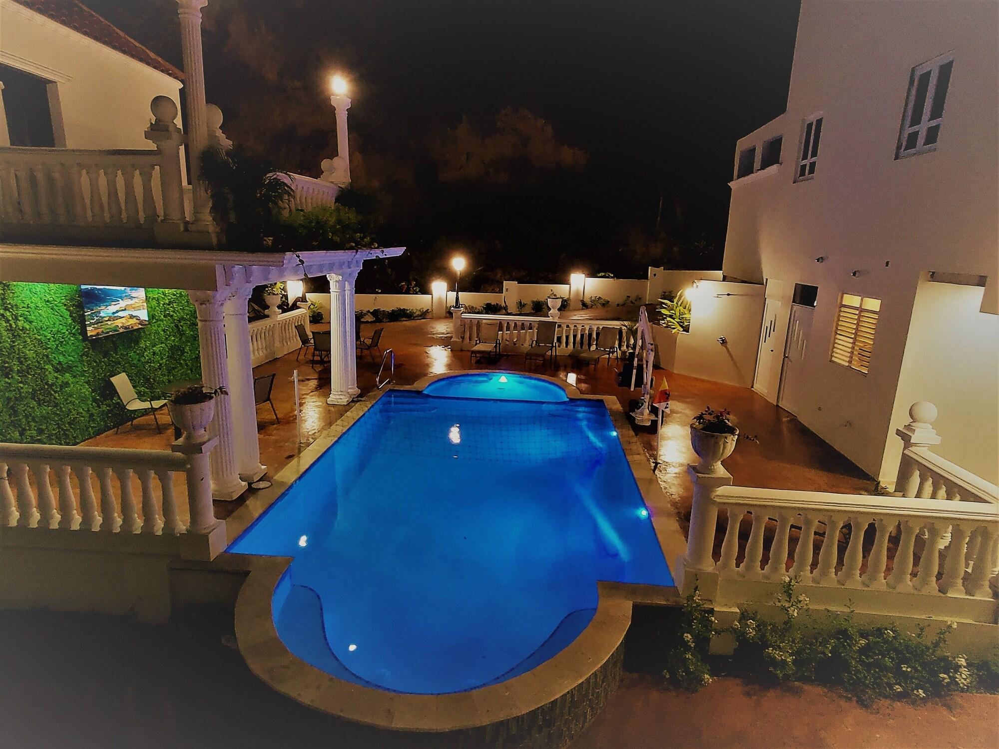 Vista Piscina Luxury Puerto Caribe Boutique Hotel