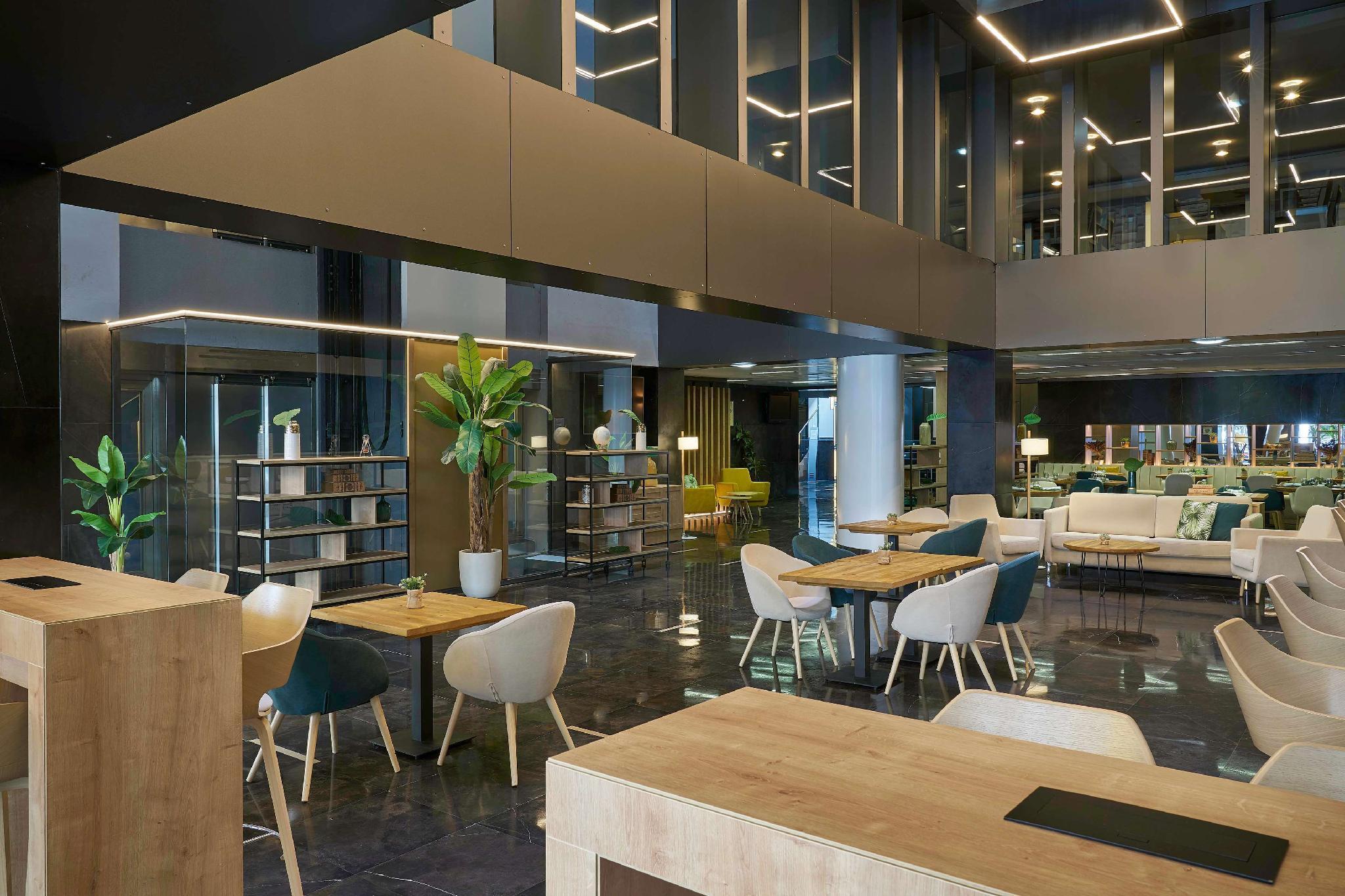 Vista Lobby Vincci Zentro Zaragoza