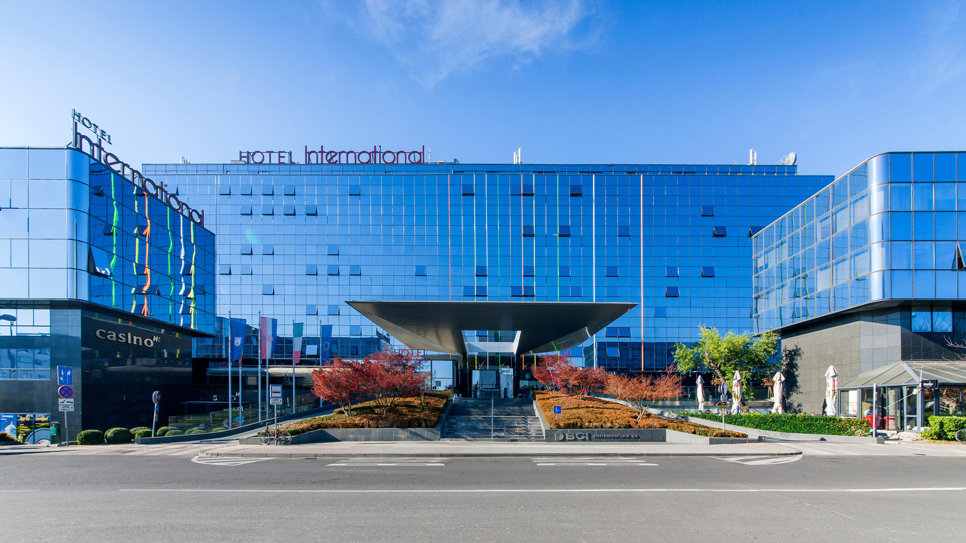 Vista Lobby Hotel International by Maistra City Vibes