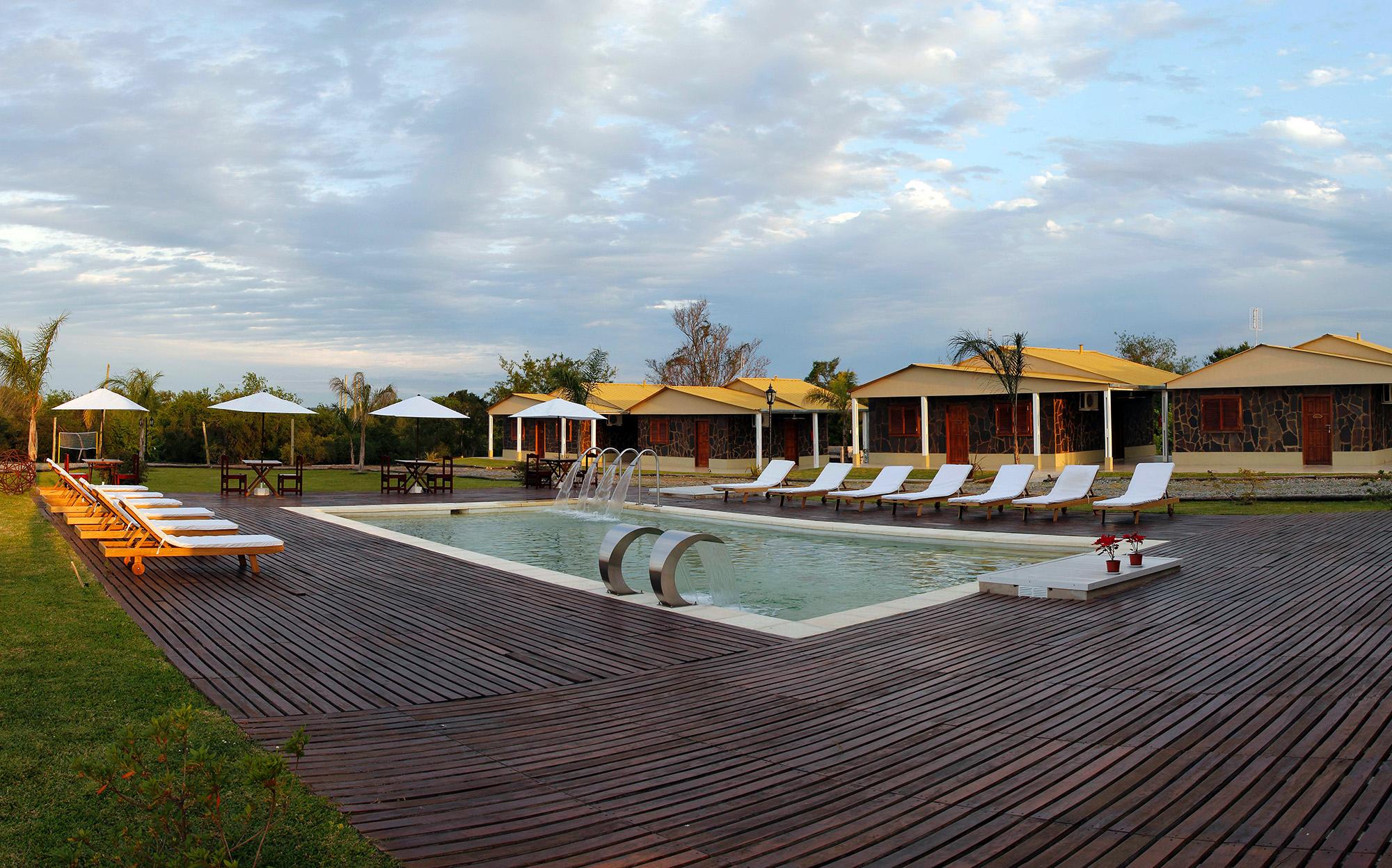 Vista Piscina Casa Río Spa