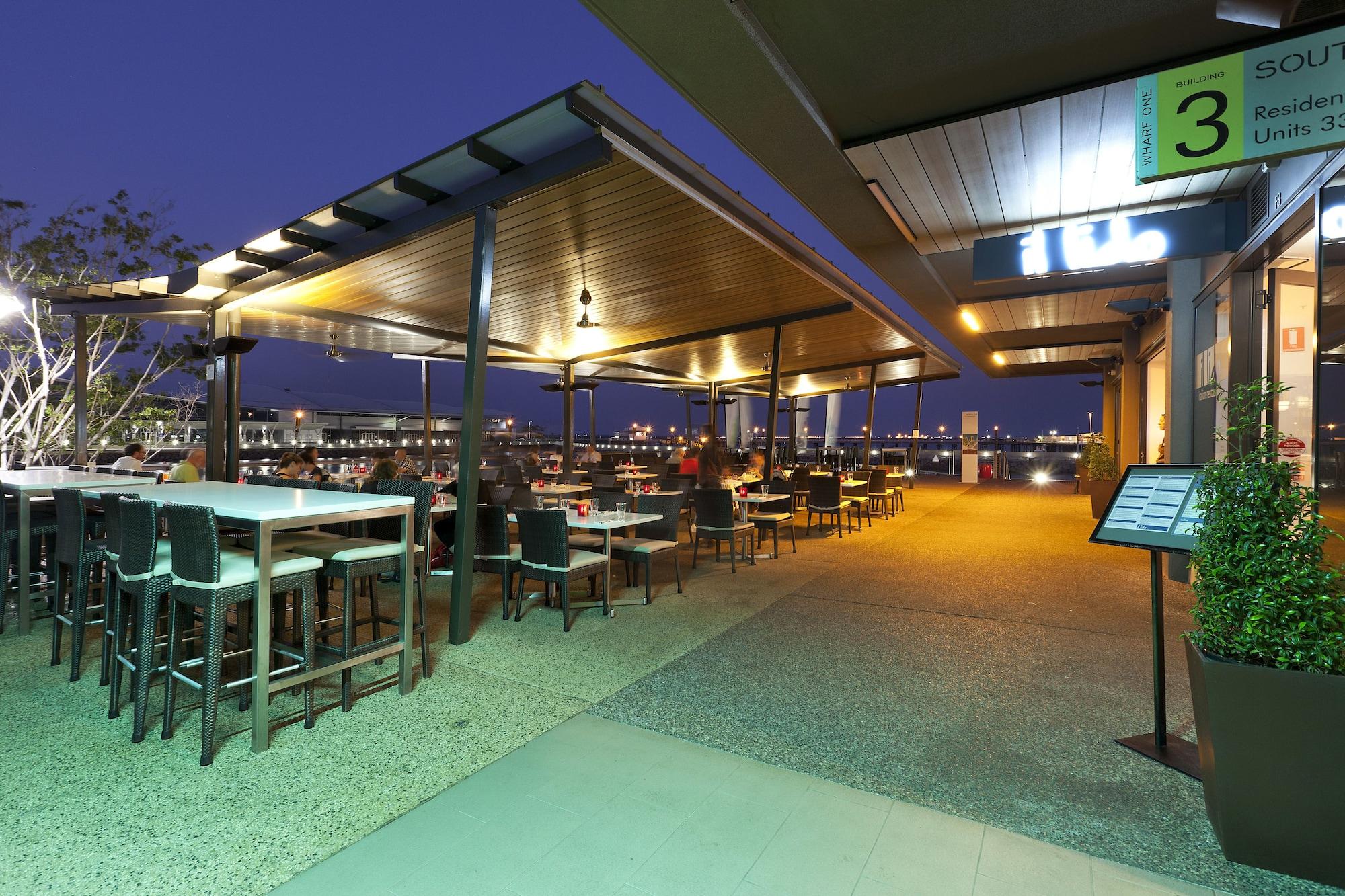 Bar/Salón Darwin Waterfront Luxury Suites