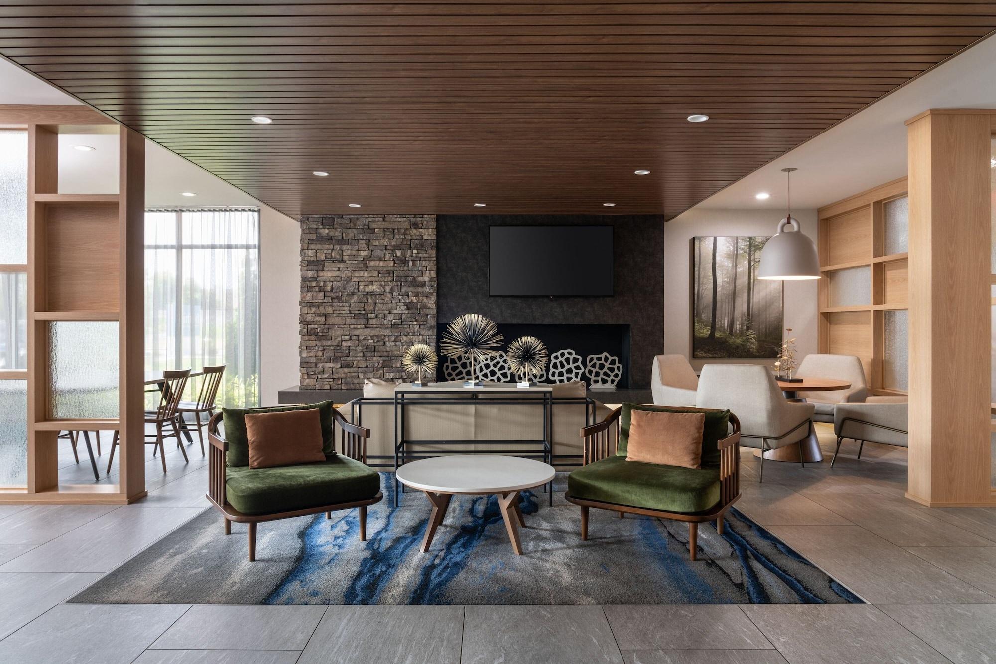 Vista Lobby Fairfield Inn & Suites by Marriott Cleveland Tiedeman Road