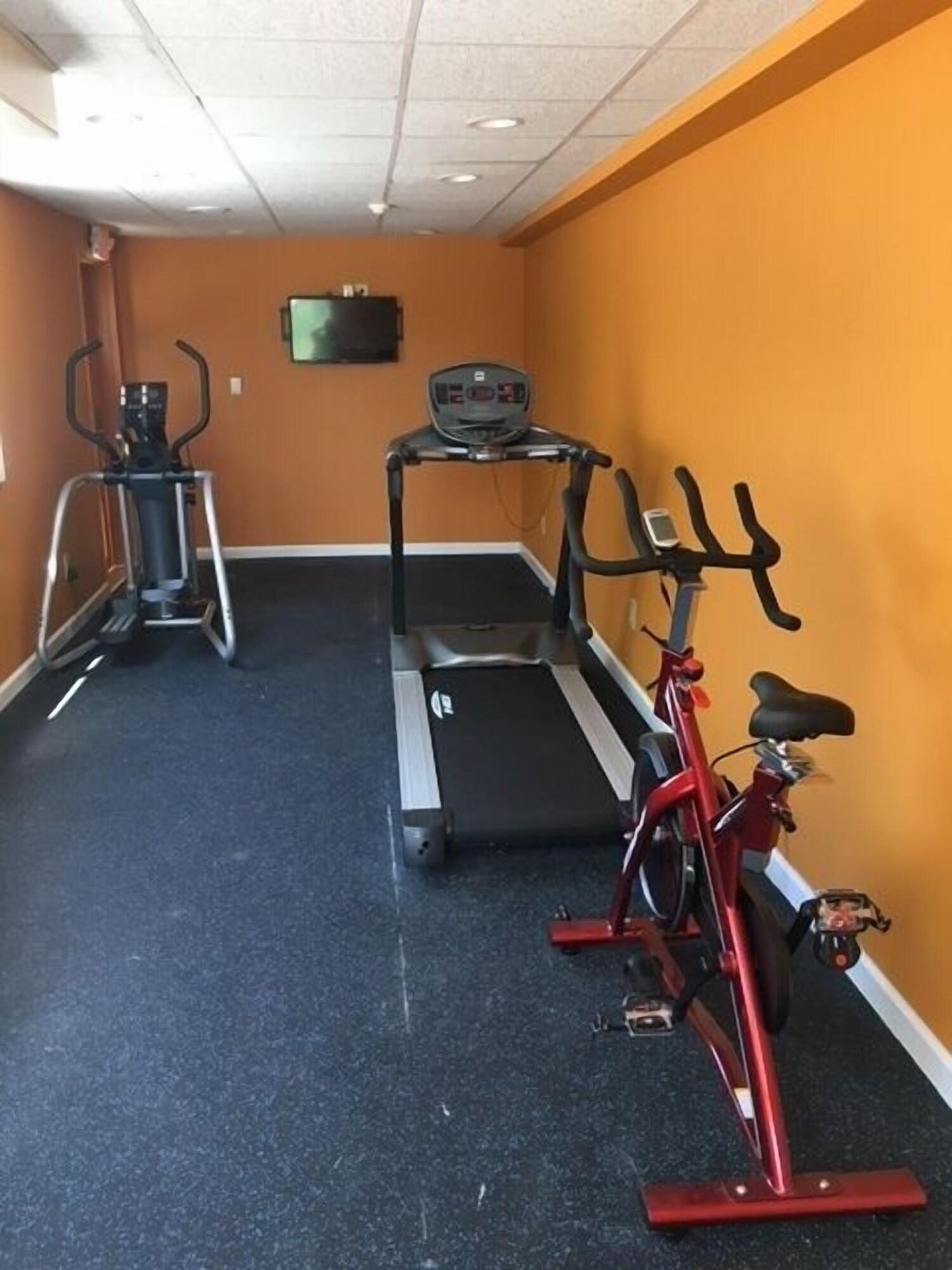 Gimnasio Days Inn by Wyndham Queensbury/Lake George