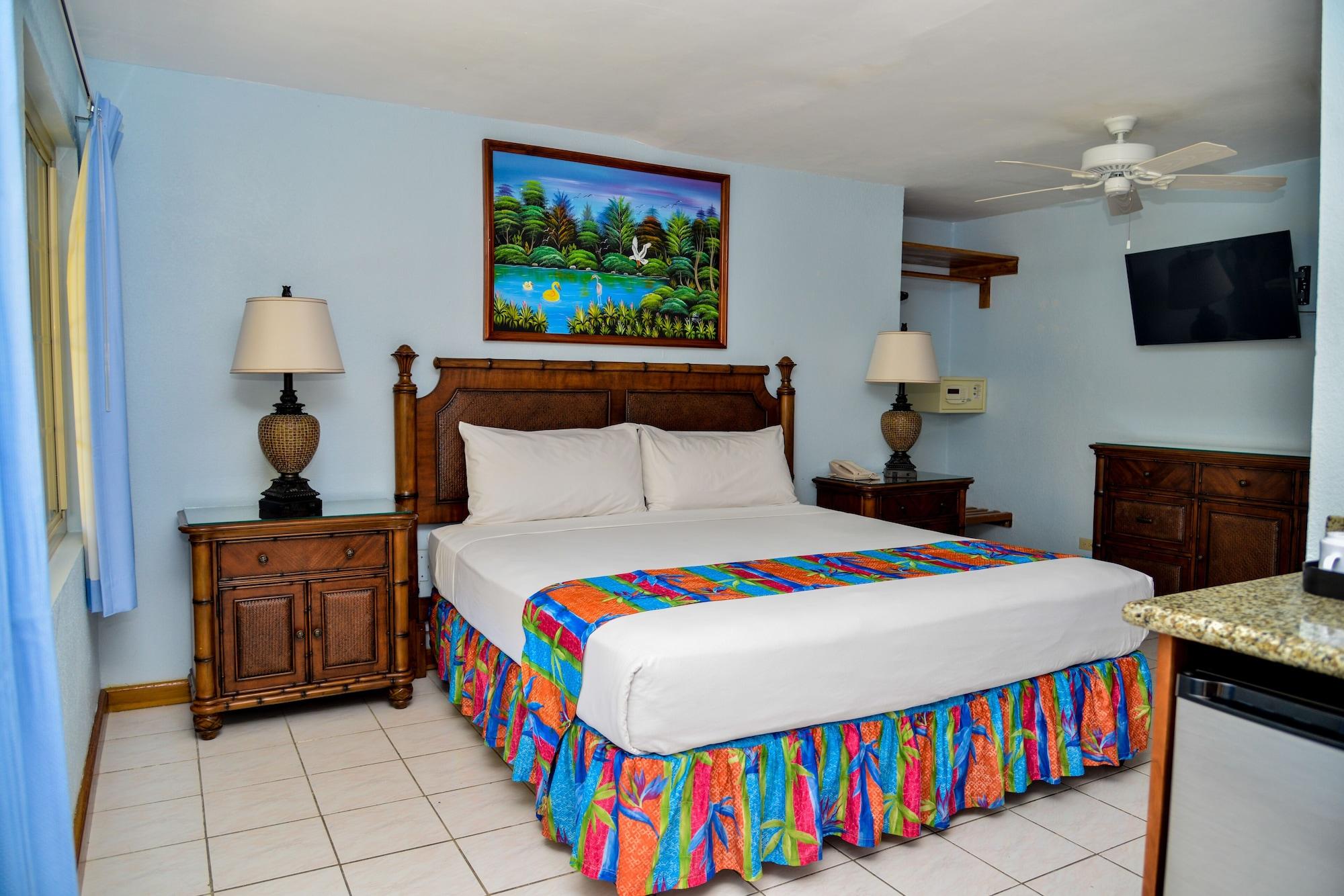 Habitación CocoLaPalm Seaside Resort