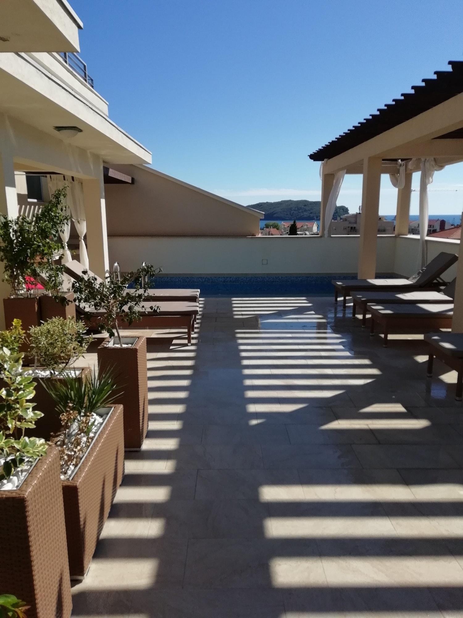 Vista Piscina Apartments and rooms Grand Palazzo