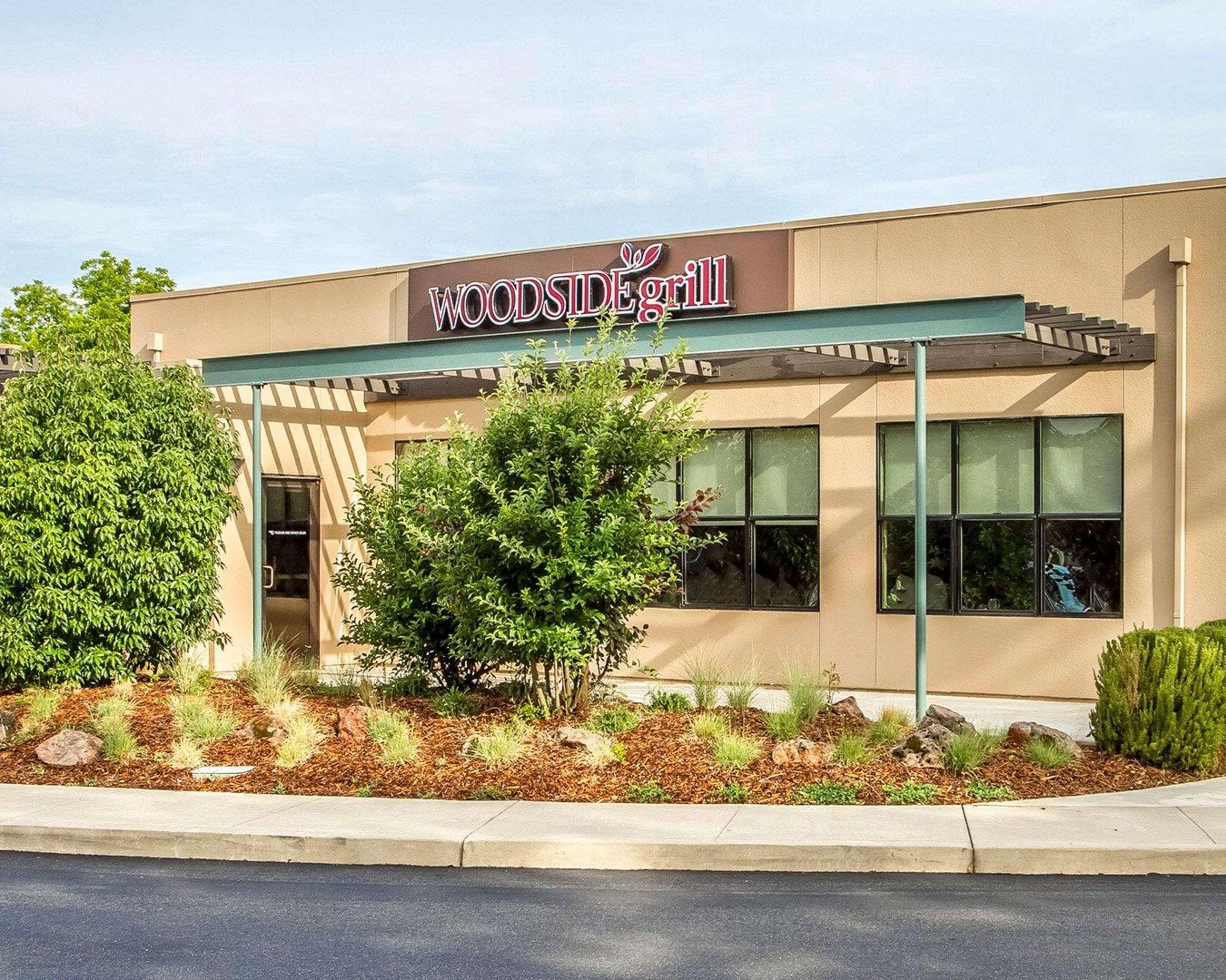 Restaurant Gaia Hotel & Spa Redding, an Ascend Hotel