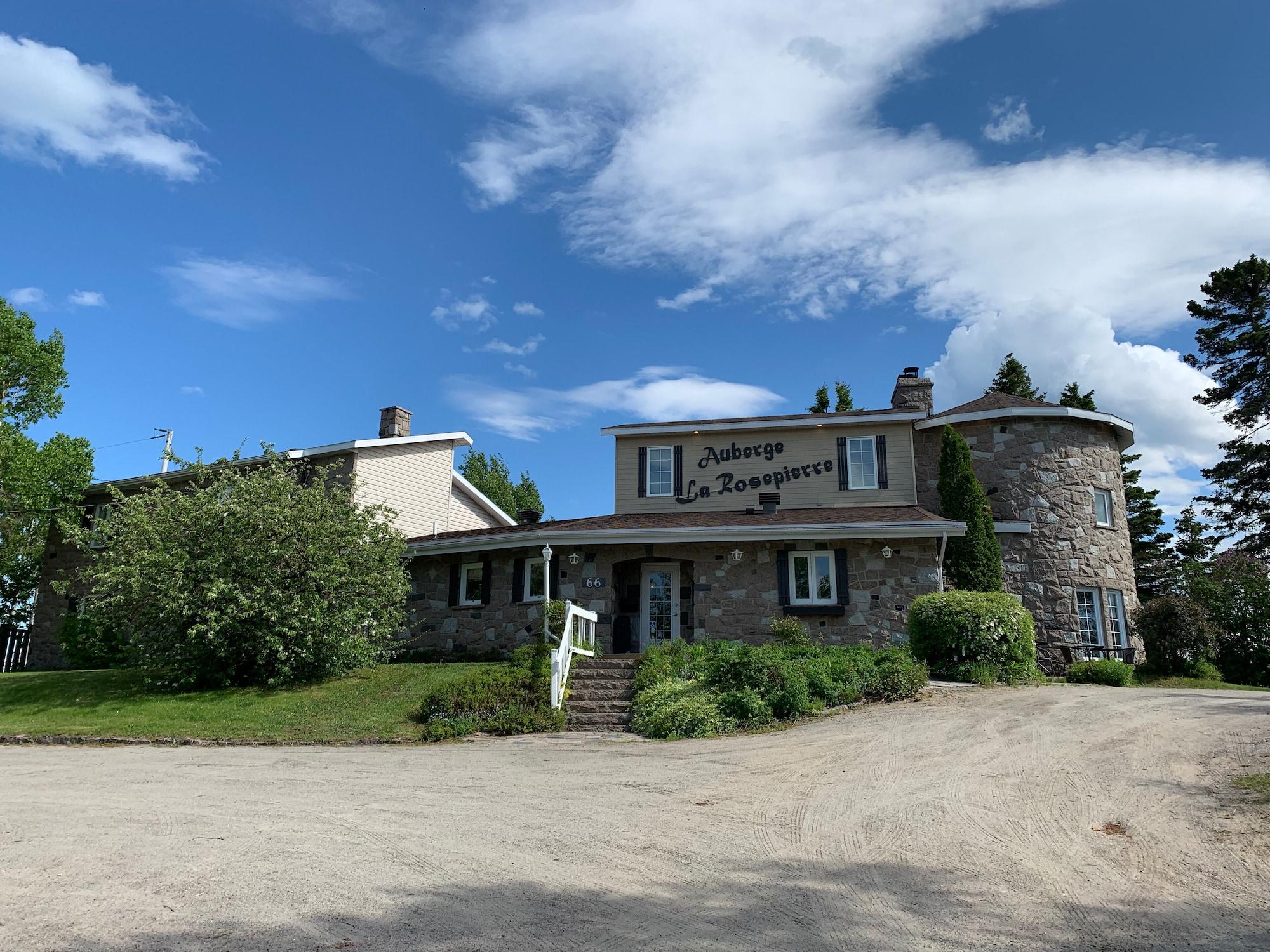 Varios Auberge La Rosepierre
