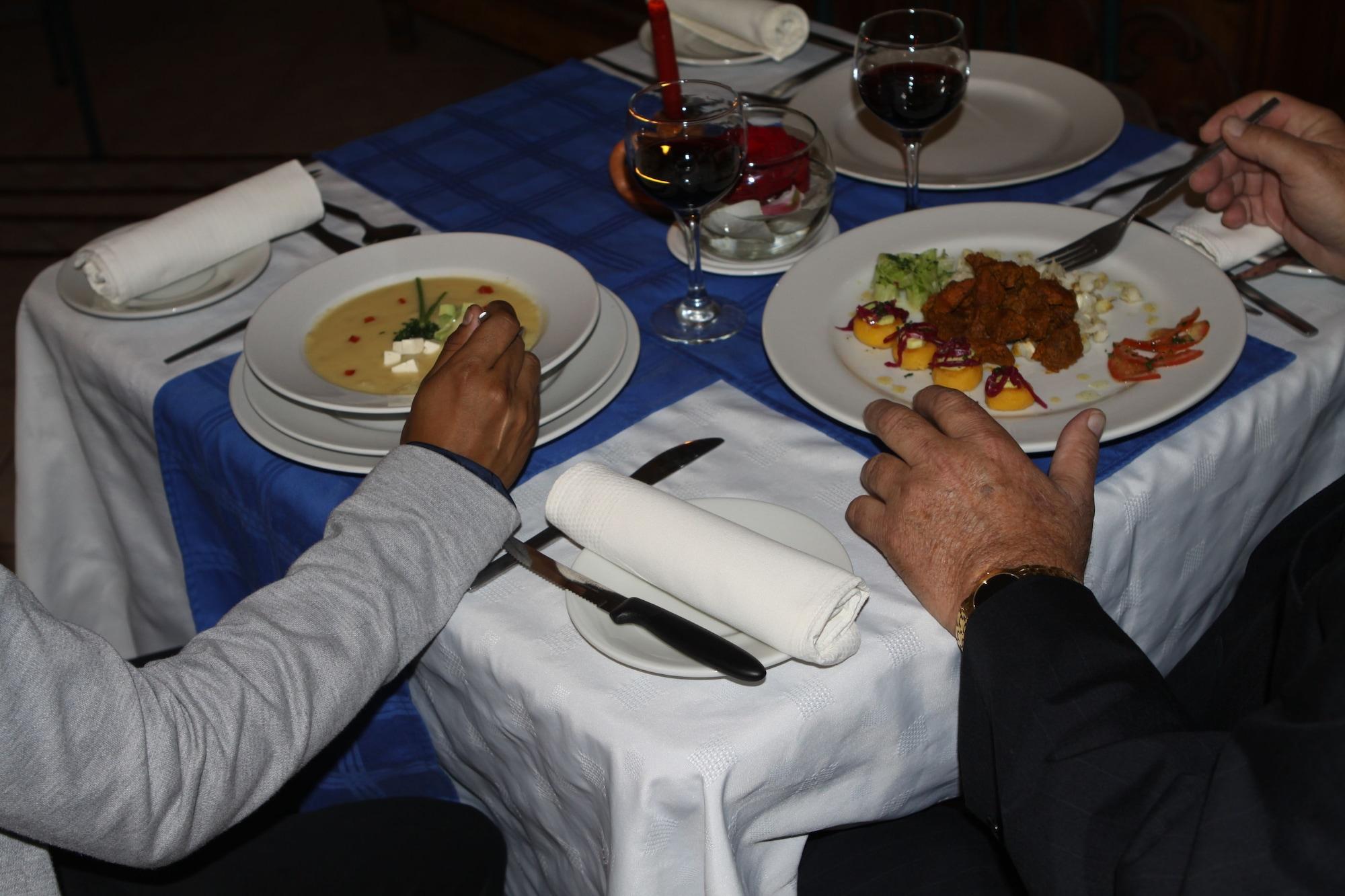 Restaurant Land of the Sun Hotel