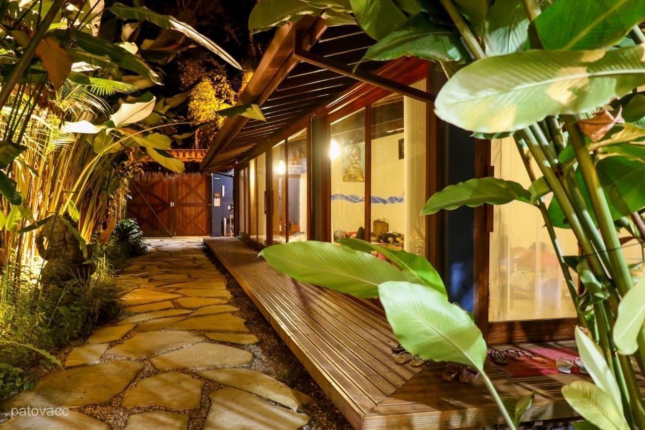 Gimnasio Moksha Surf Yoga Villas