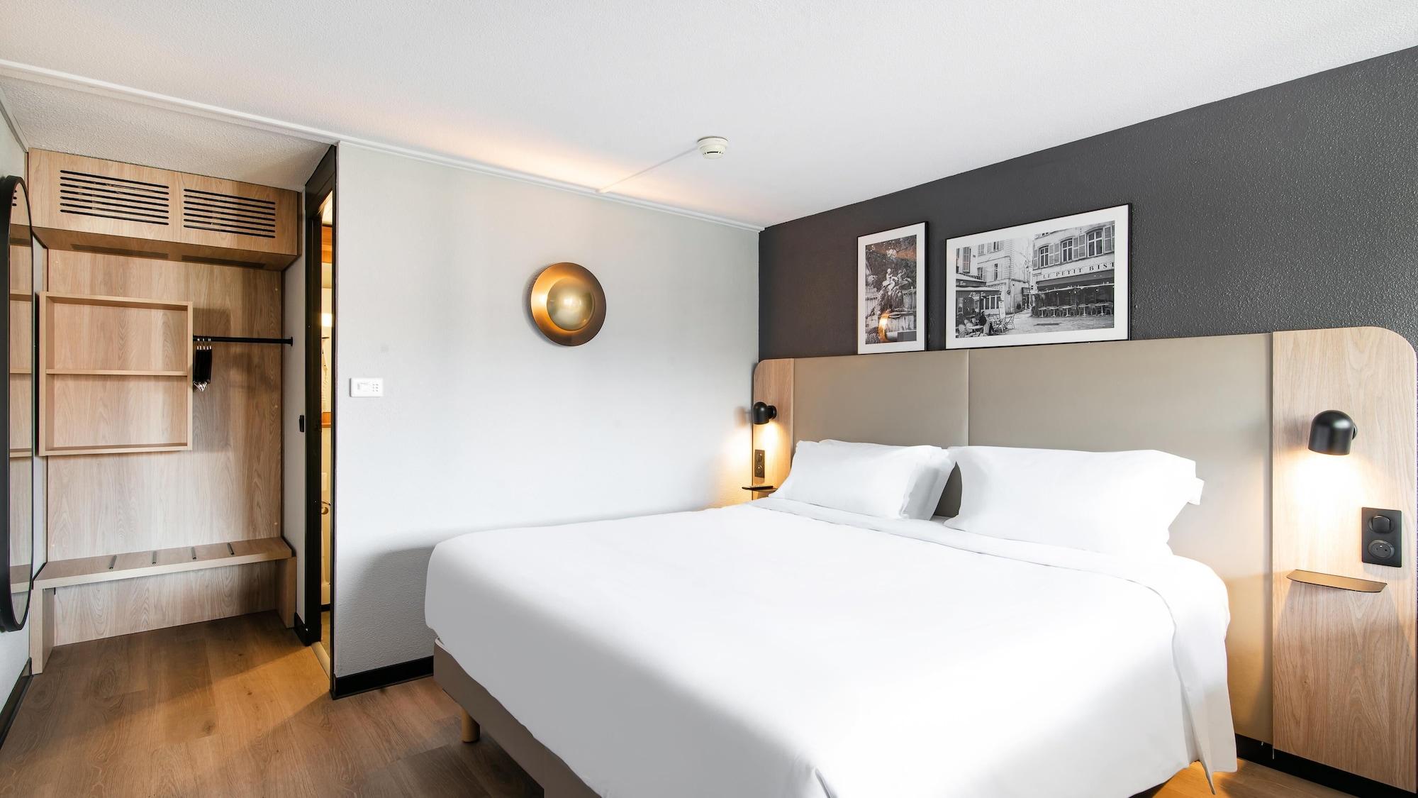 Varios Campanile Vannes