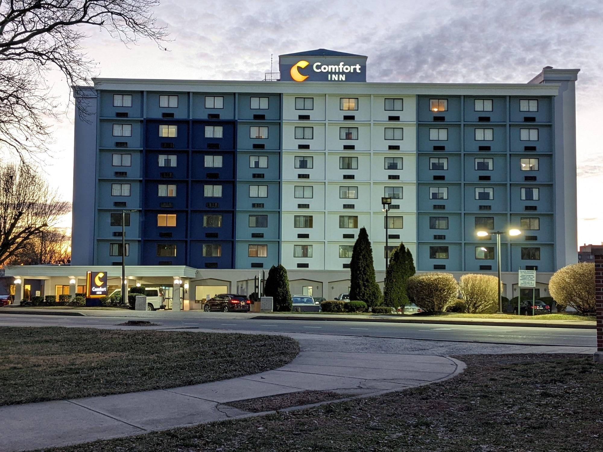 Vista Exterior Comfort Inn Philadelphia International Airport West