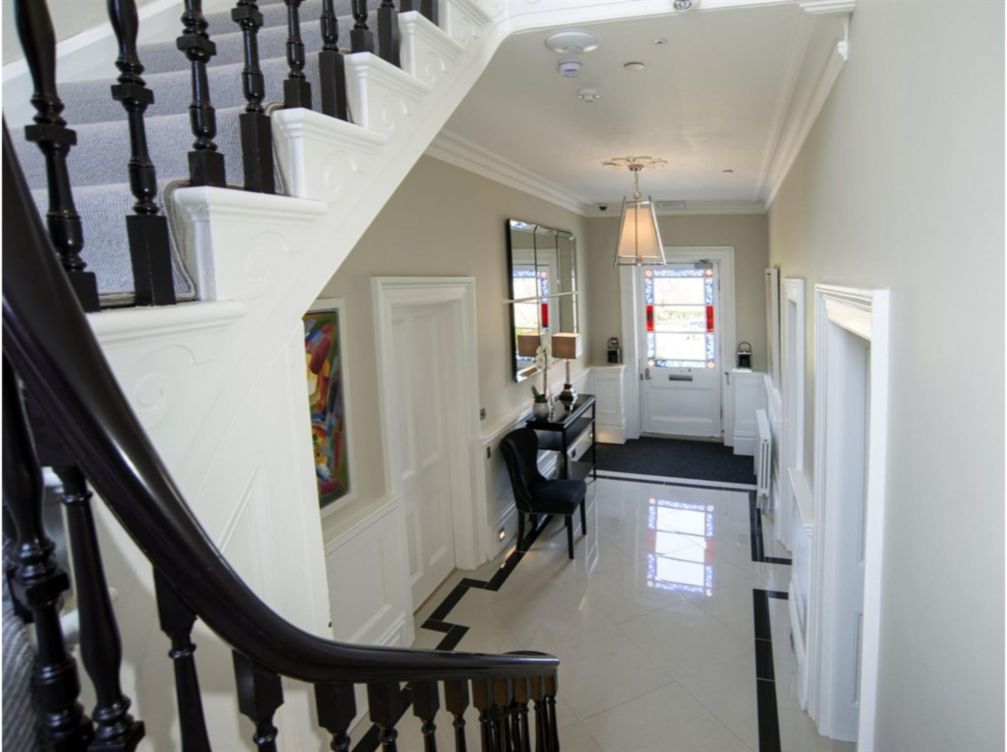 Vista Lobby Tavistock House Hotel