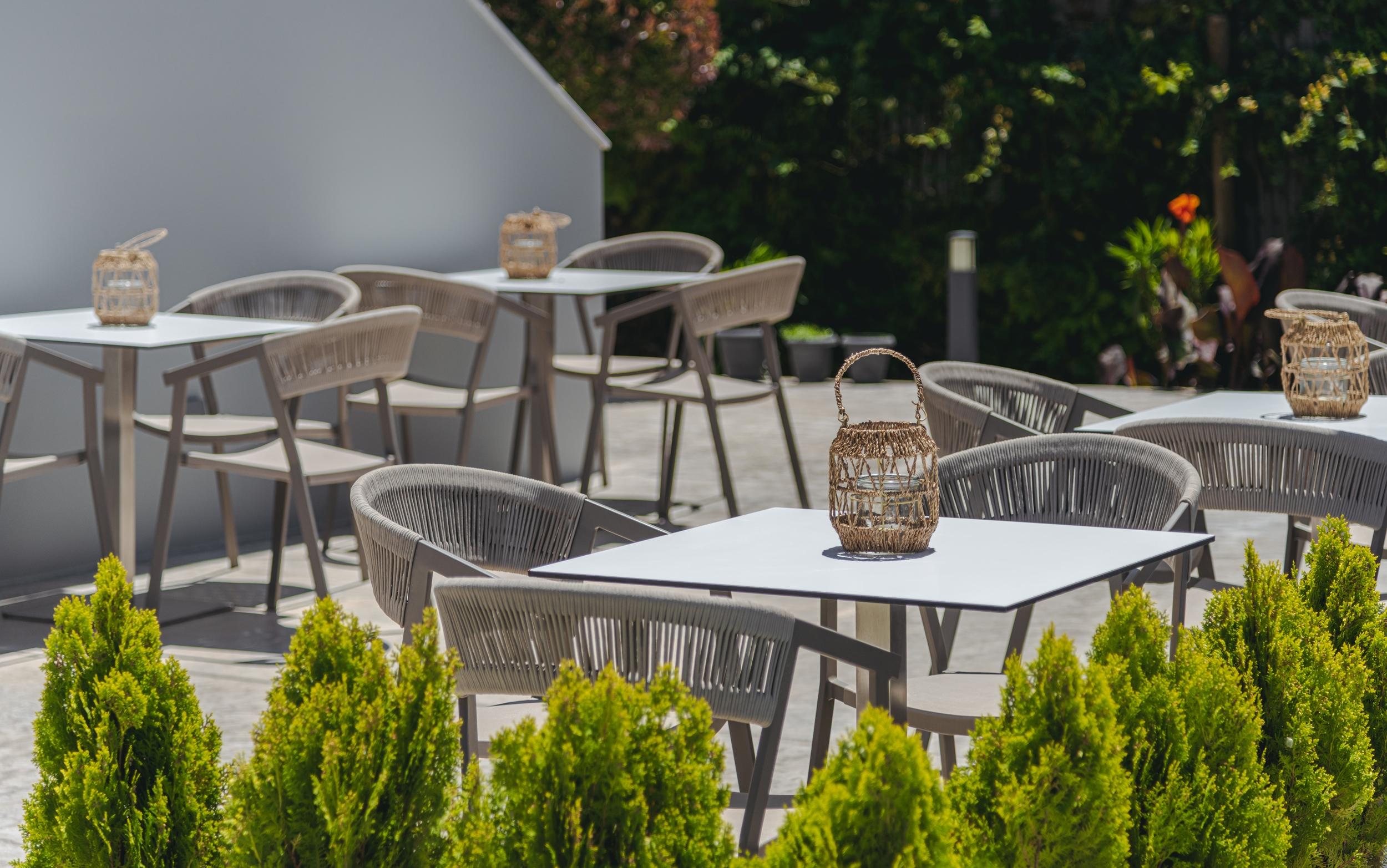 Vista Lobby White Canvas Boutique Studios