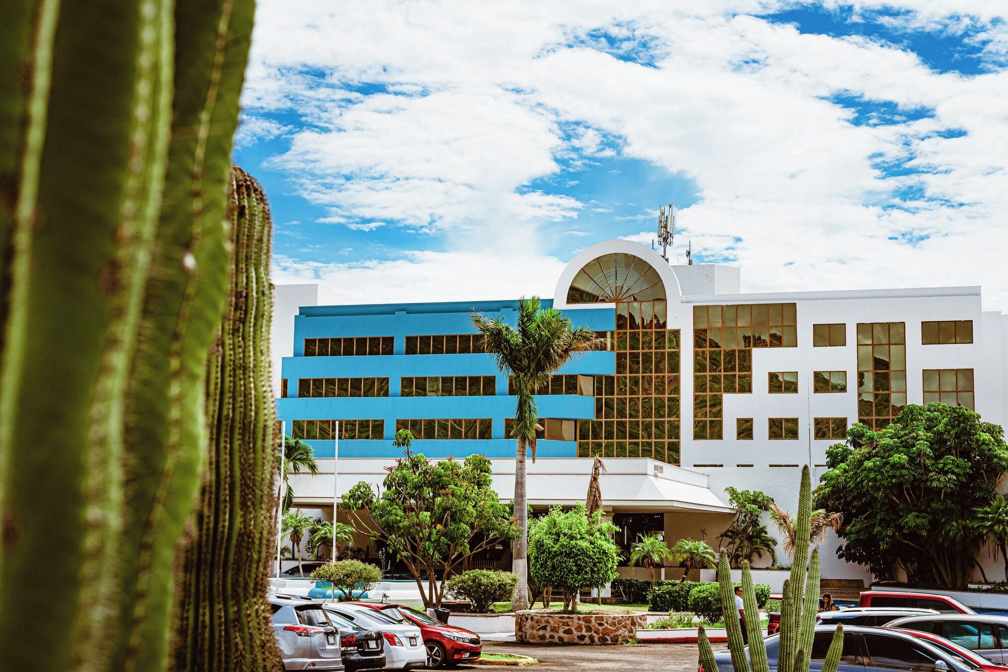 Vista Exterior Hotel San Carlos Plaza
