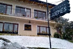Alojamiento - Hosteria Güemes
