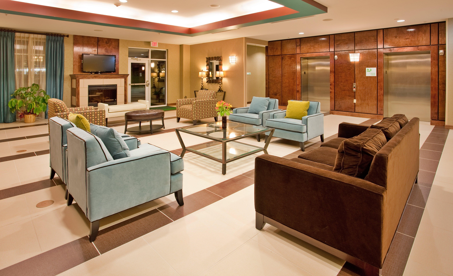 Vista Lobby Holiday Inn Columbia East by IHG
