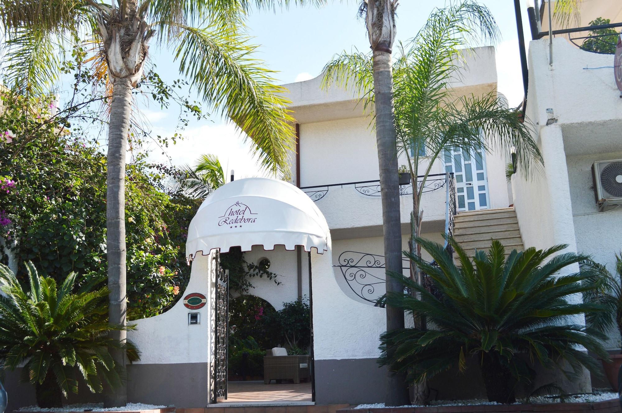Vista Exterior Hotel Redebora