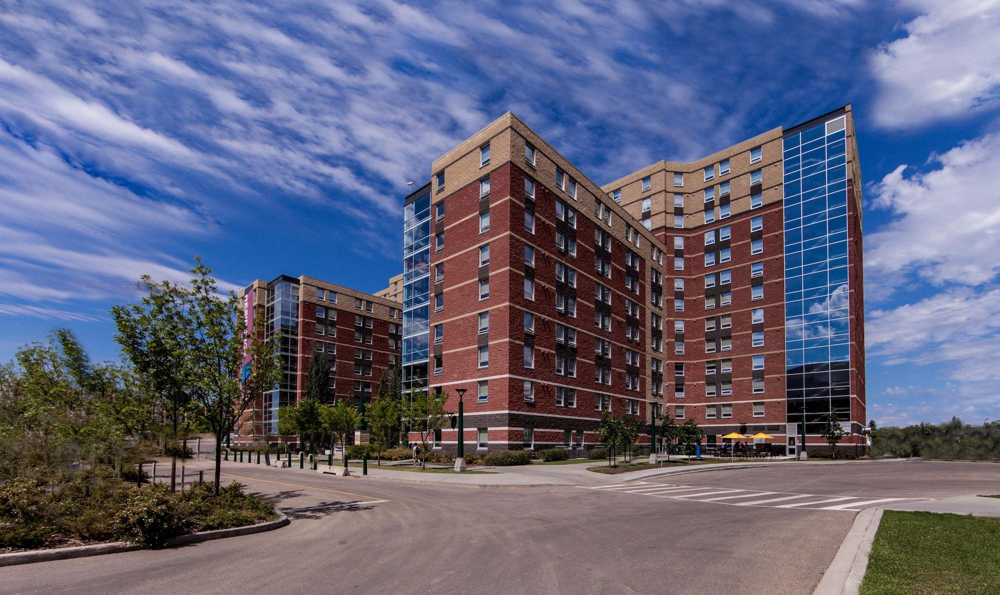 Vista Exterior MacEwan University Residence