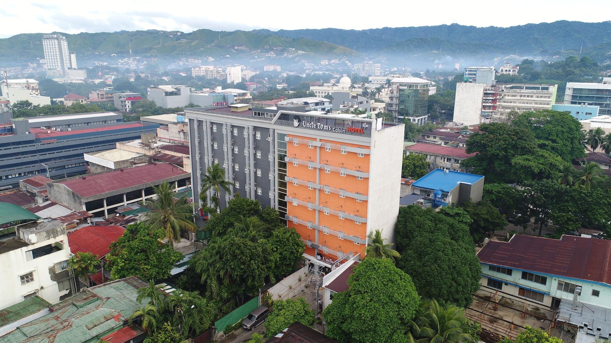Vista Exterior Cebu Uncle Tom's Cabin Hotel powered by Cocotel