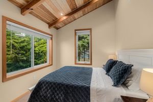 Alquiler Vacacional - Oceanfront 6BR Home in the Heart of Manzanita. Escape Your Troubles Here!