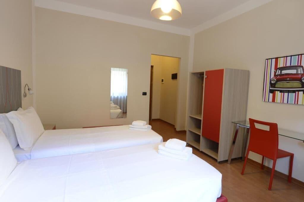 Varios Hotel Tourist
