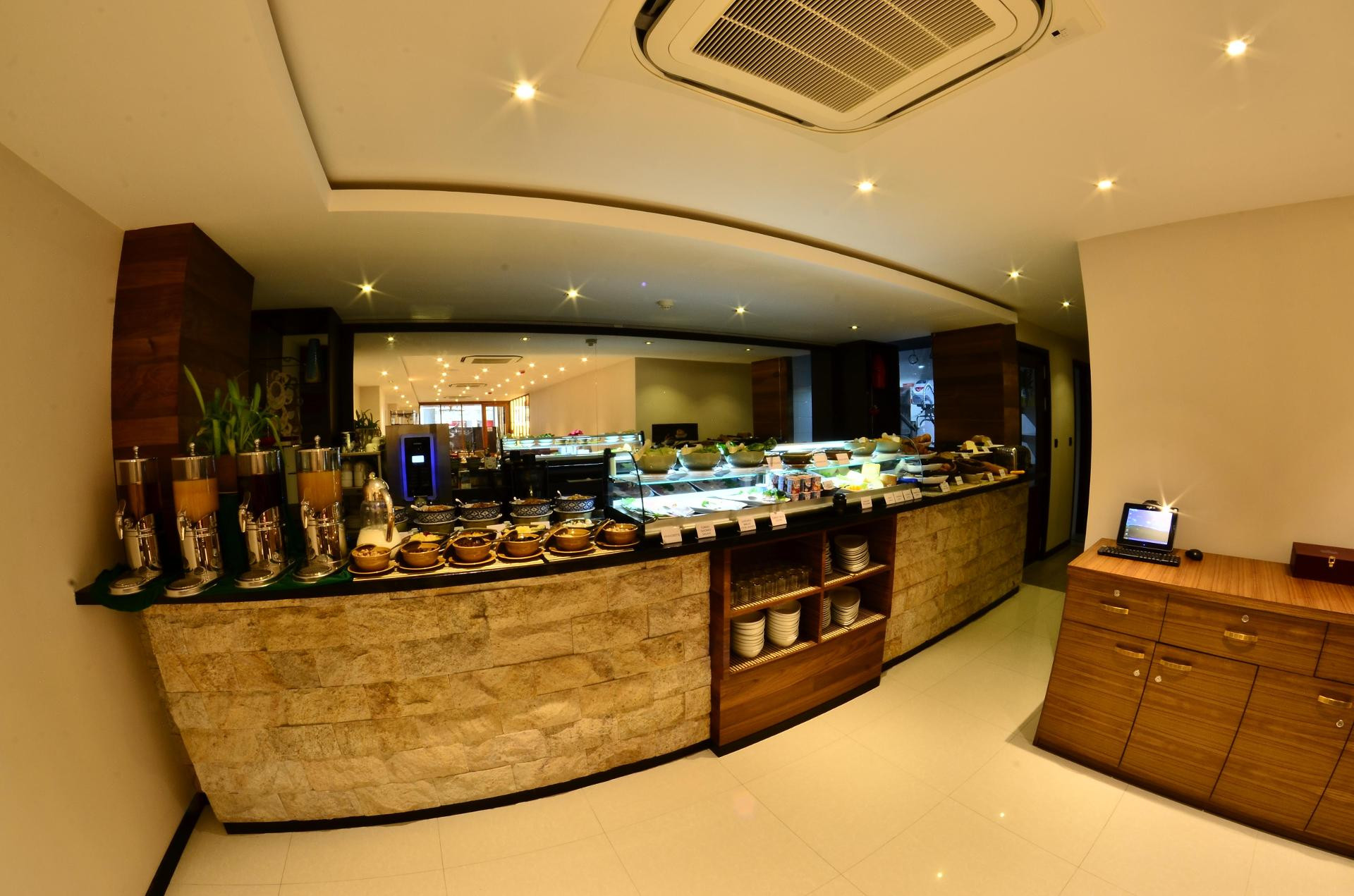 Restaurant The Somerset Hotel