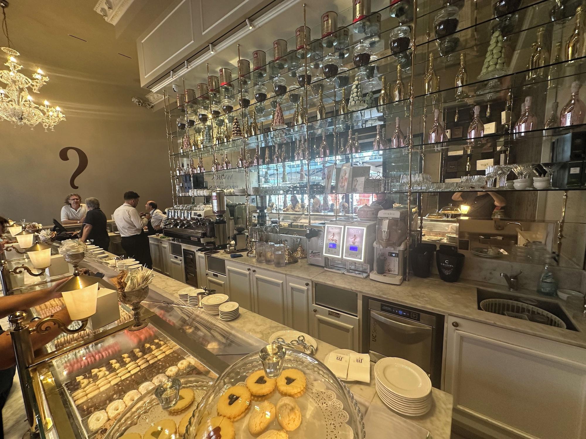 Restaurant MARI Luxury Rooms and Suites
